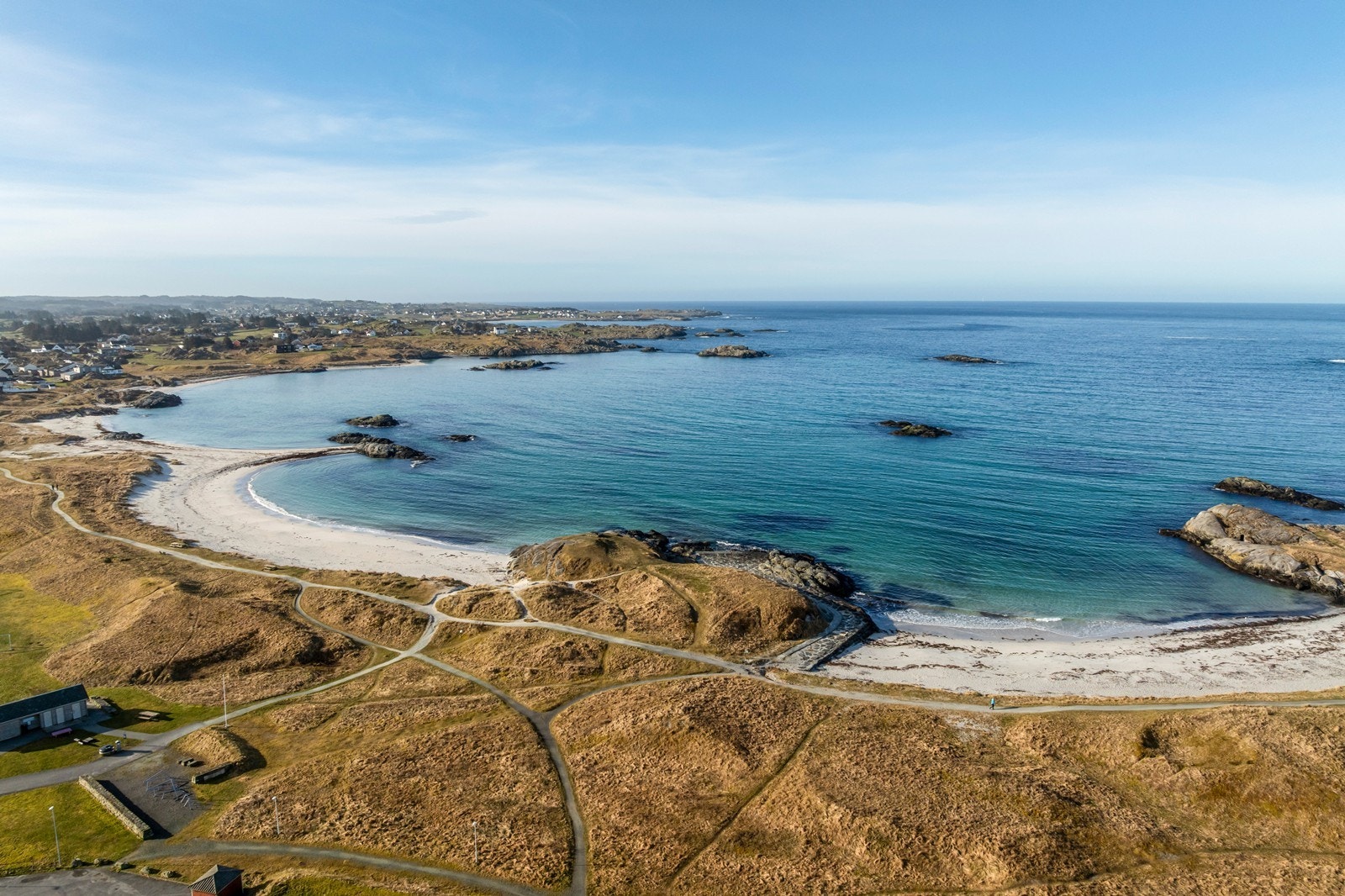 Nydelige Åkrasanden i kort avstand fra boligen. Galleribilde