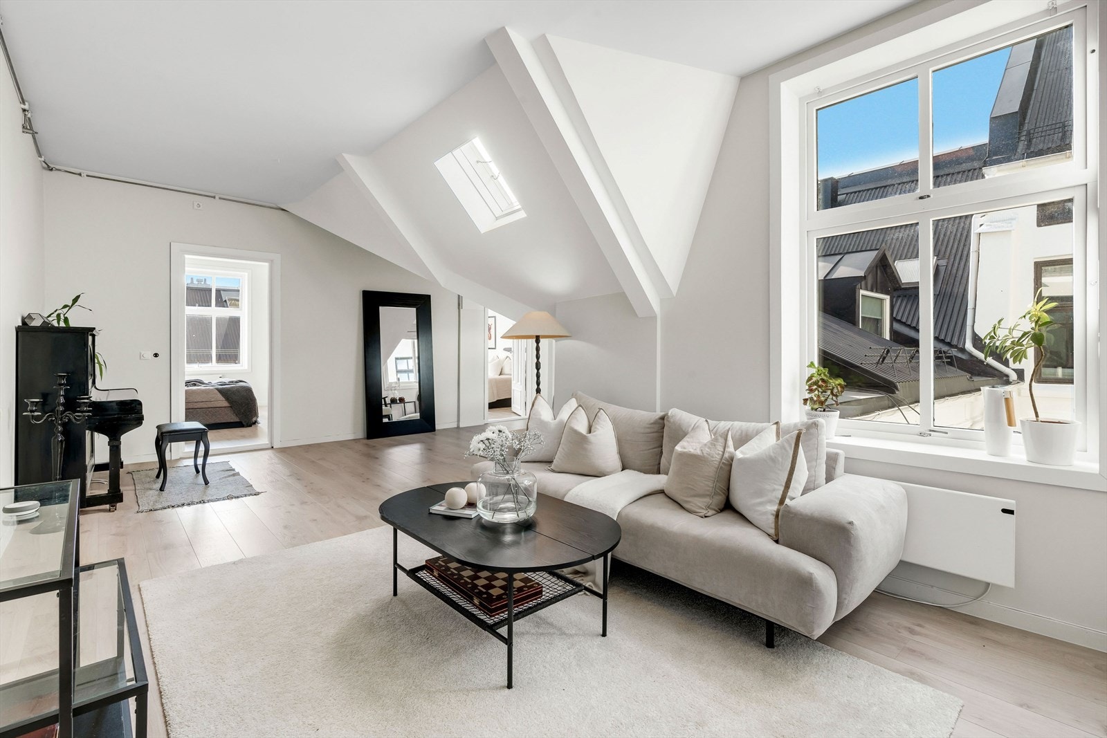 Velkommen til Wessels gate 3 A - Høyt og fritt i toppetasjen med mye lys Galleribilde