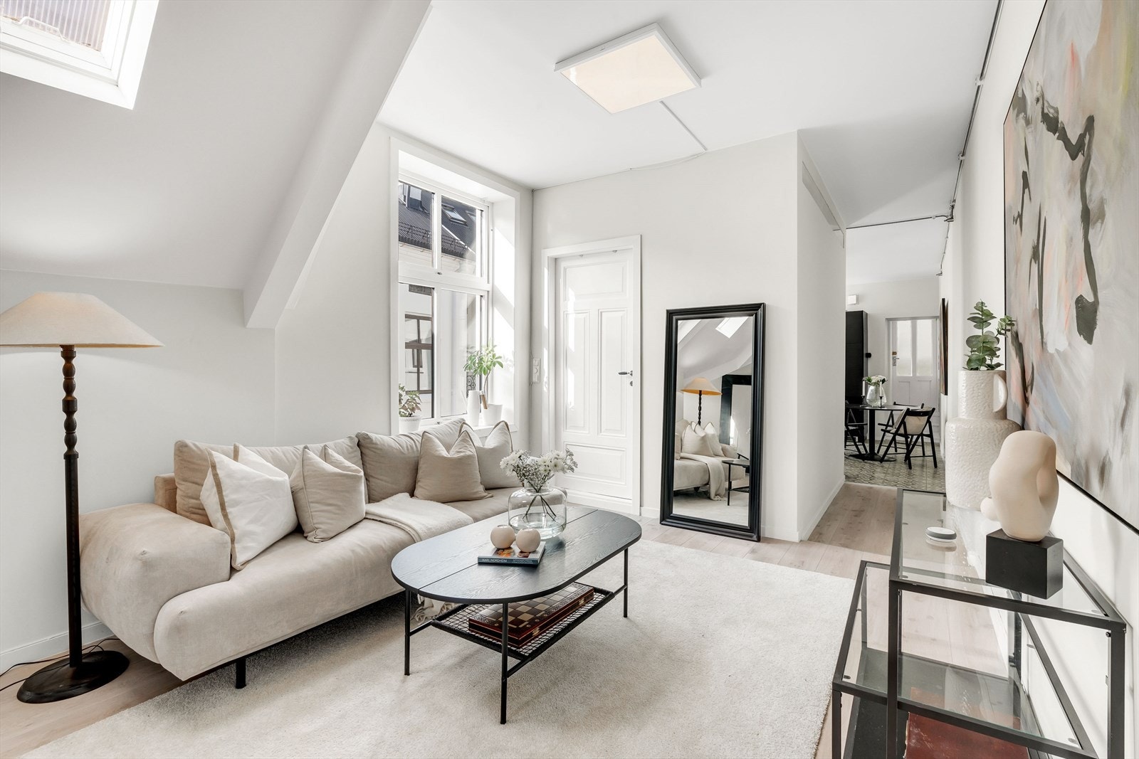 Generøs takhøyde på 2.82 cm Galleribilde