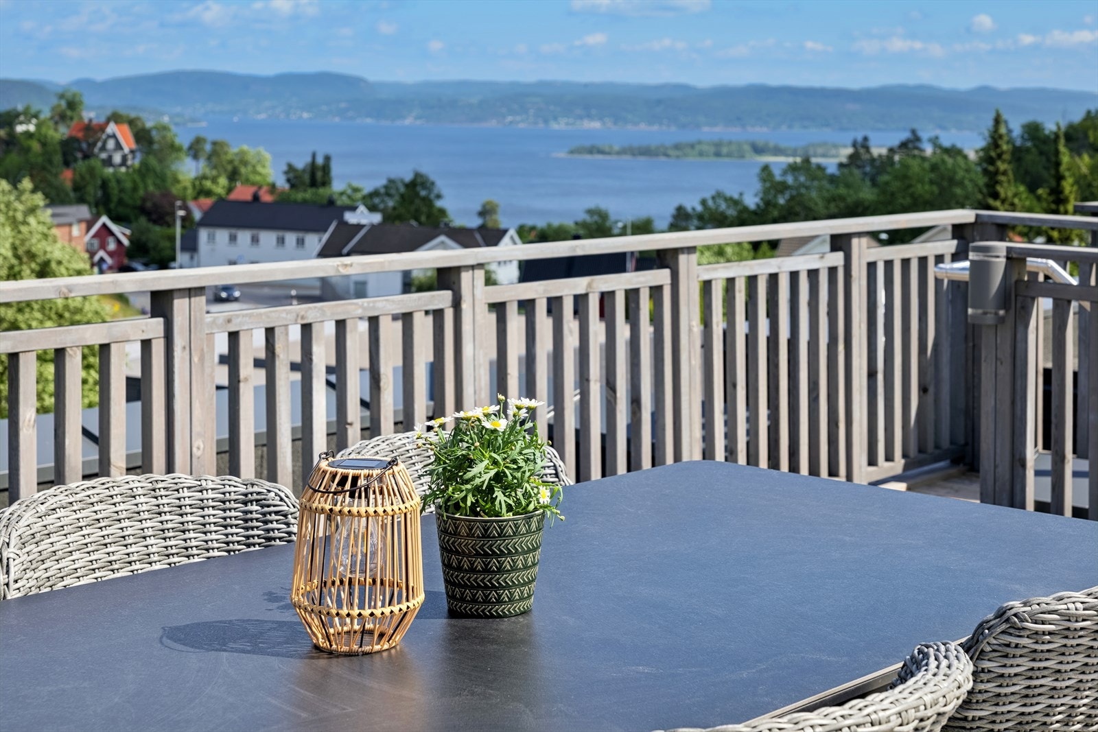 Fantastisk utsikt fra takterrassen. Galleribilde