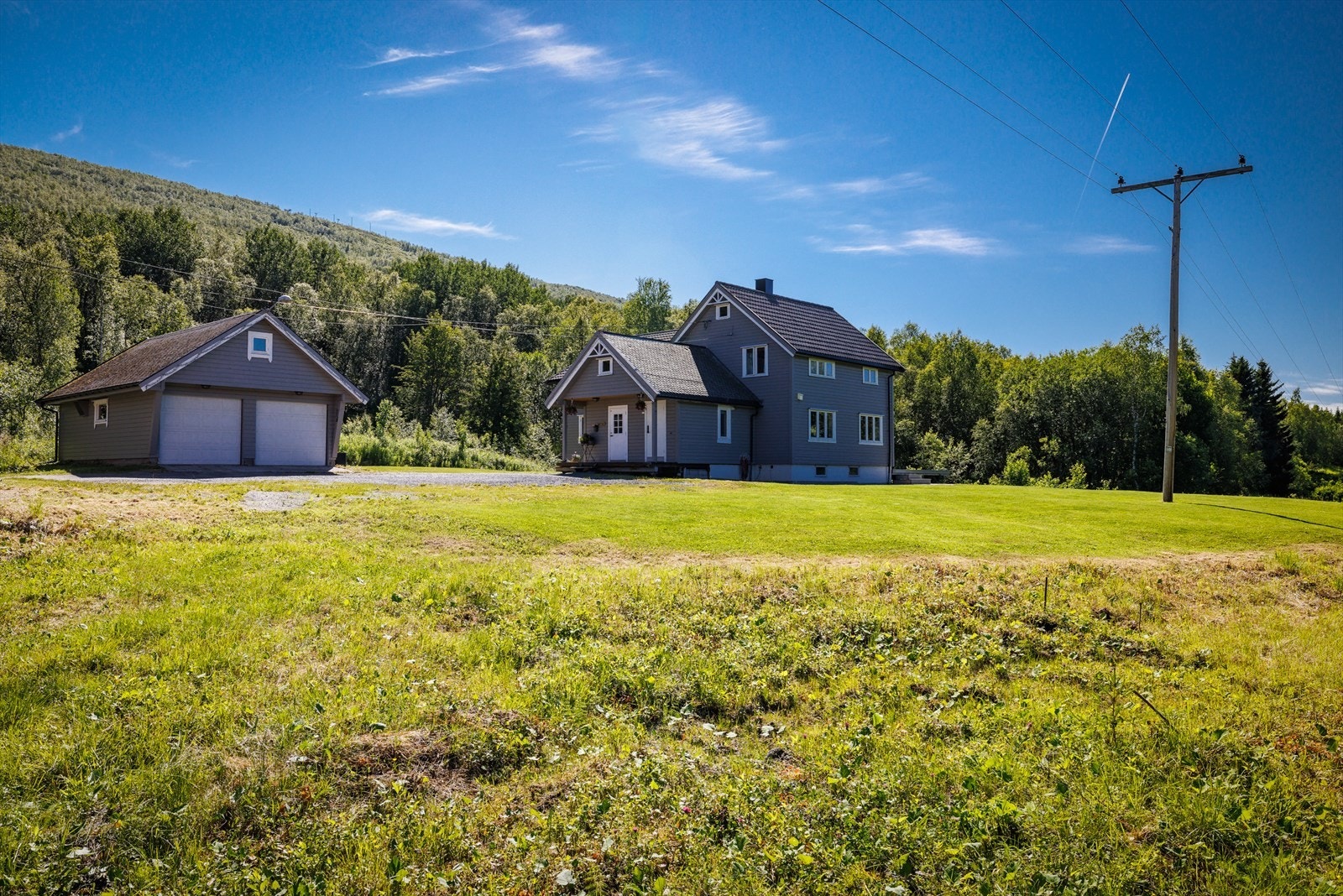 Huset ble opprinnelig bygd i 1948 med ble betydelig oppgradert i 2014 med blant annet nytt tilbygg i 2 etasjer. Galleribilde