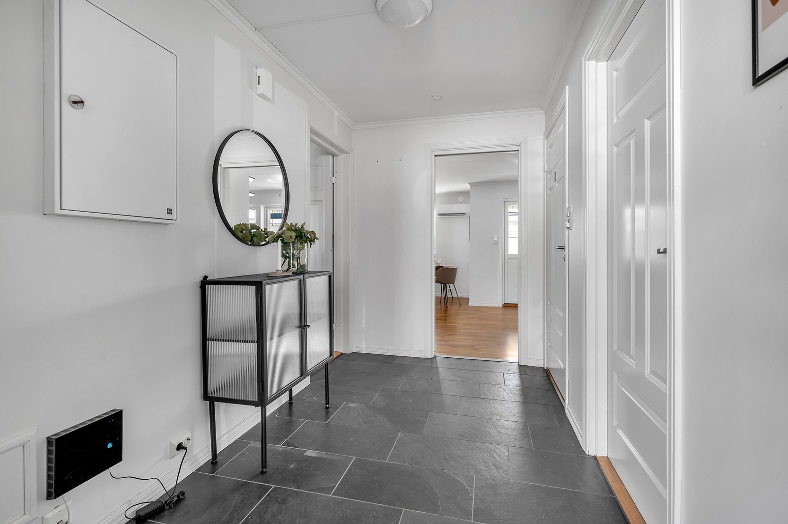 Vi sjekker først ut stuen - bli med inn. Galleribilde