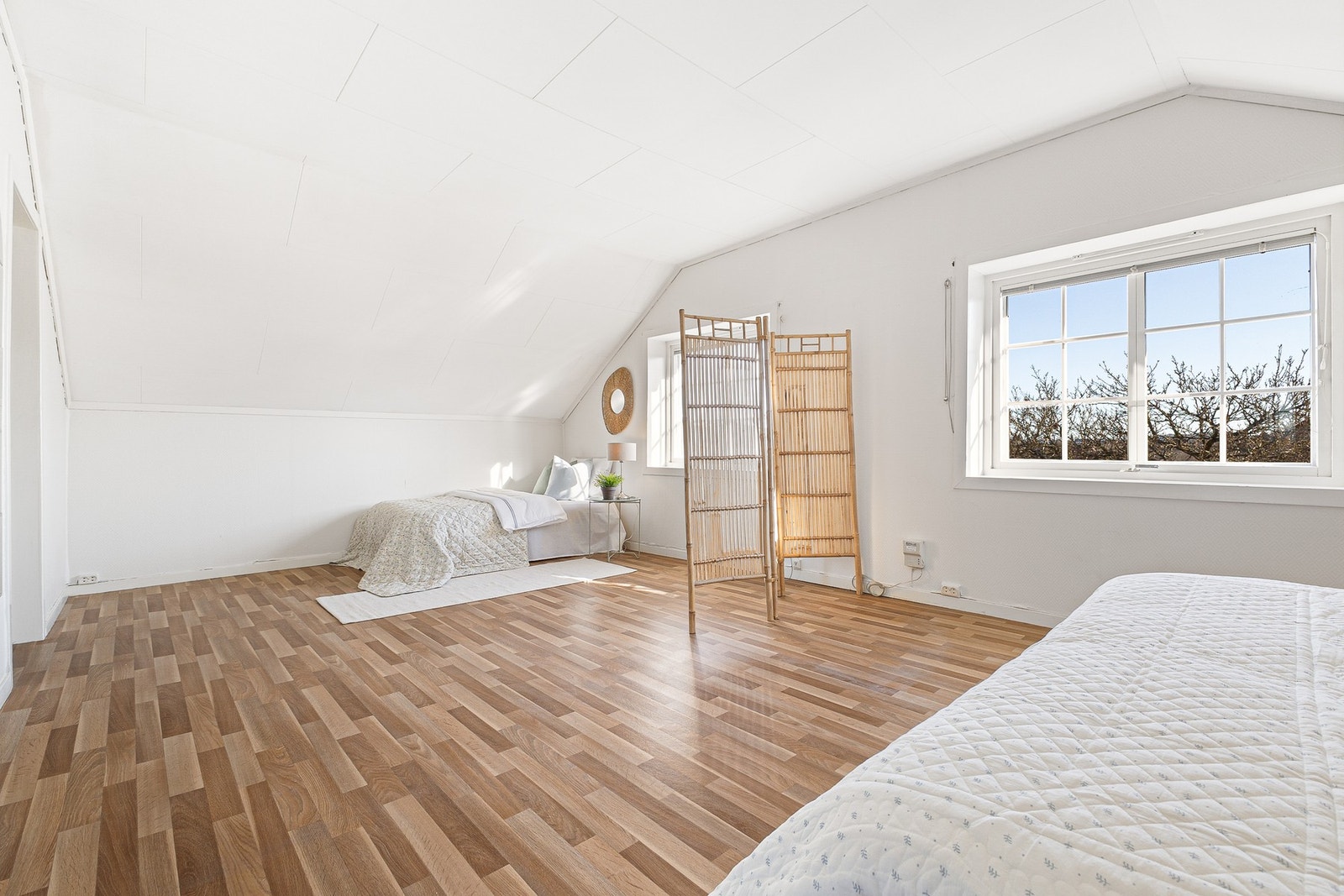 Det største rommet var tidligere to soverom. Galleribilde