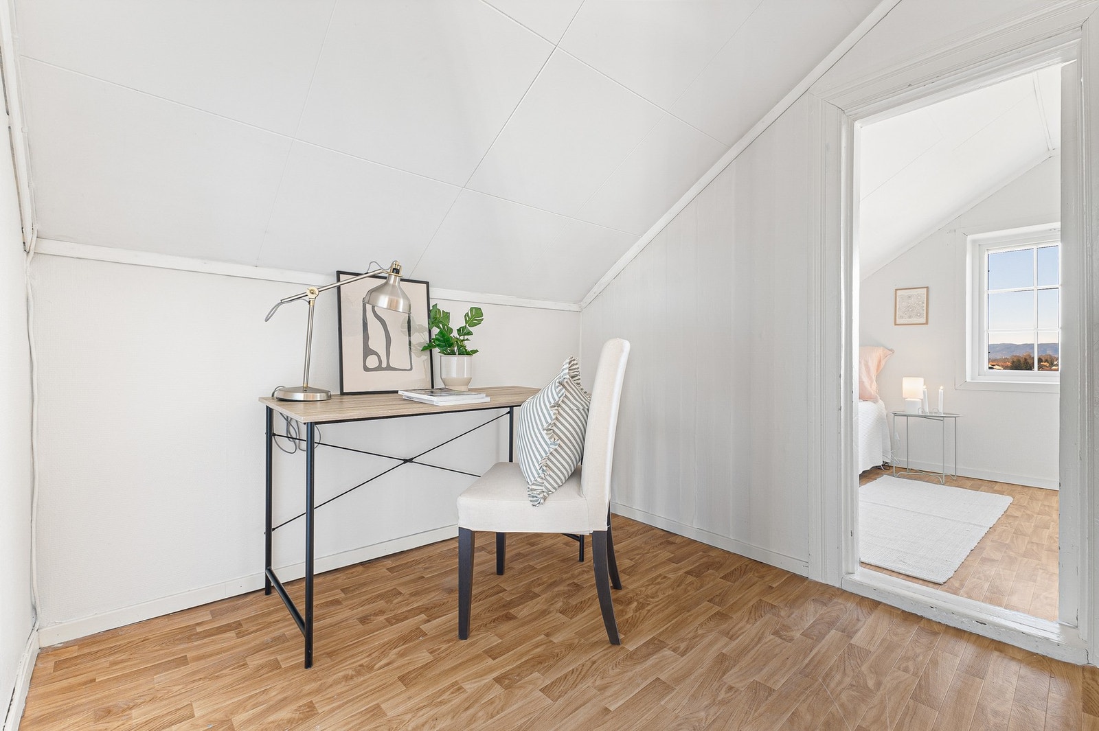 Kontor/walk in closet Galleribilde