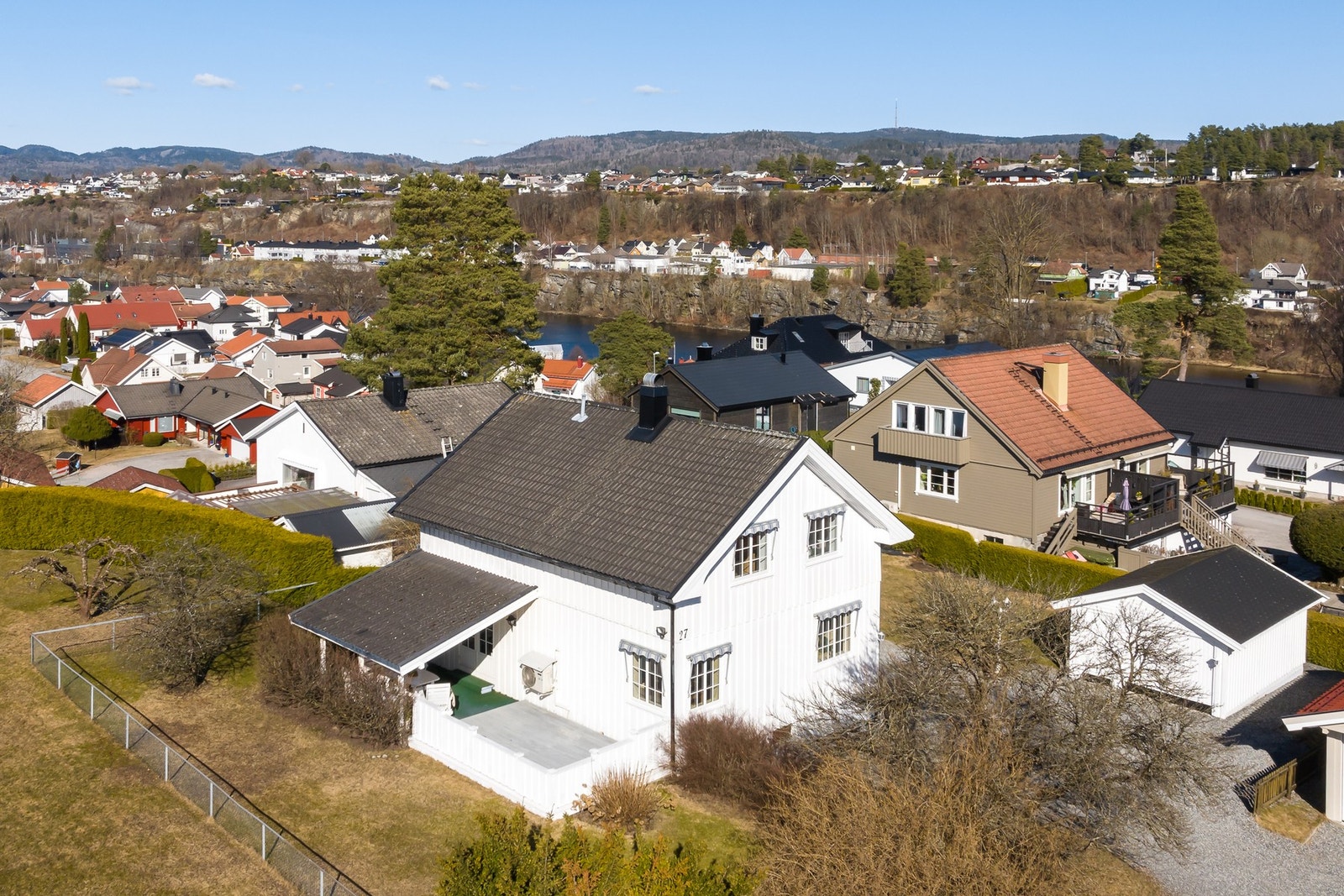 Området er i nyere tid oppgradert av Skien kommune i forhold til vei/fortau, lys, vann og avløp Galleribilde