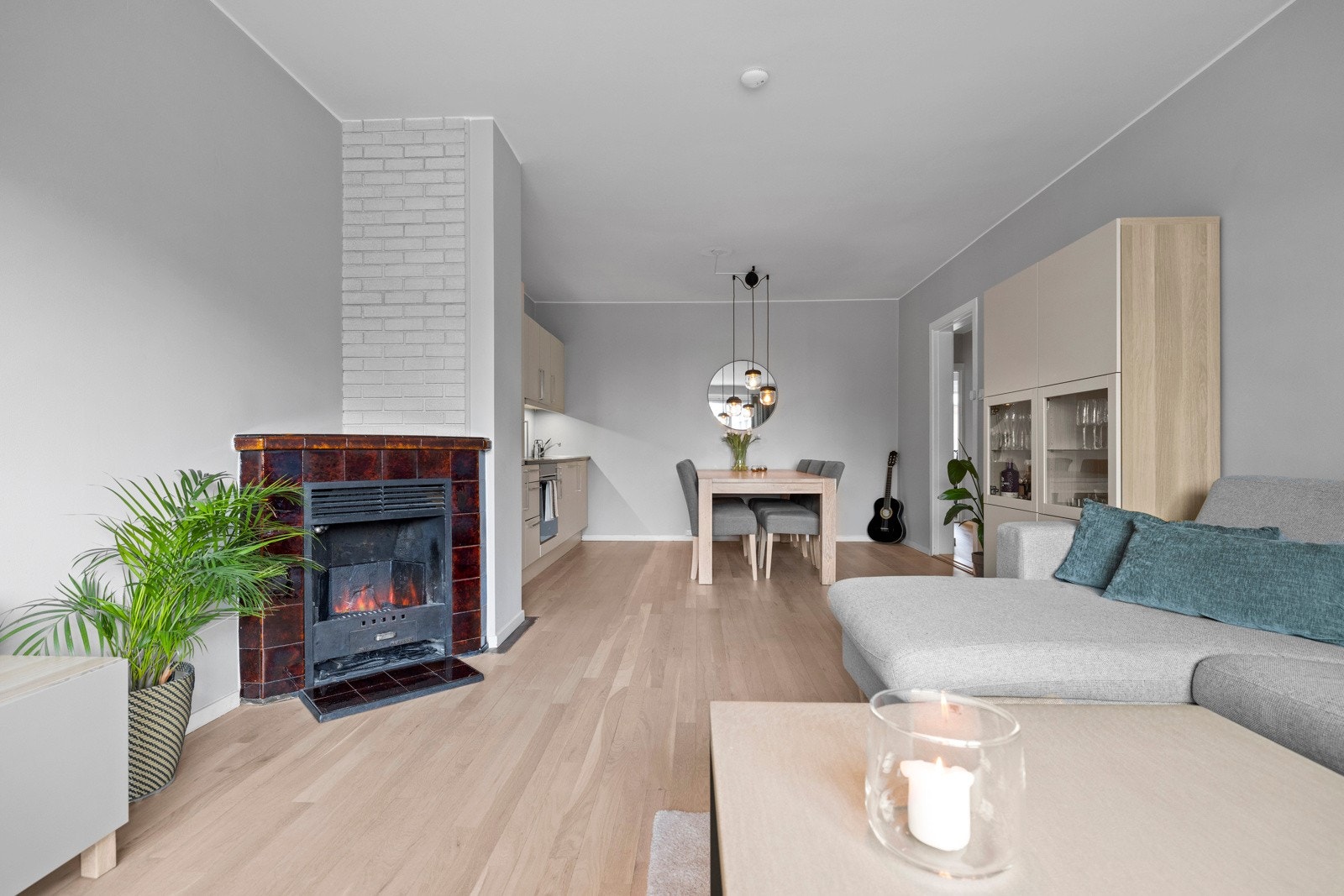 Her får dere et moderne, gjennomført hjem dere kan flytte rett inn i! Galleribilde