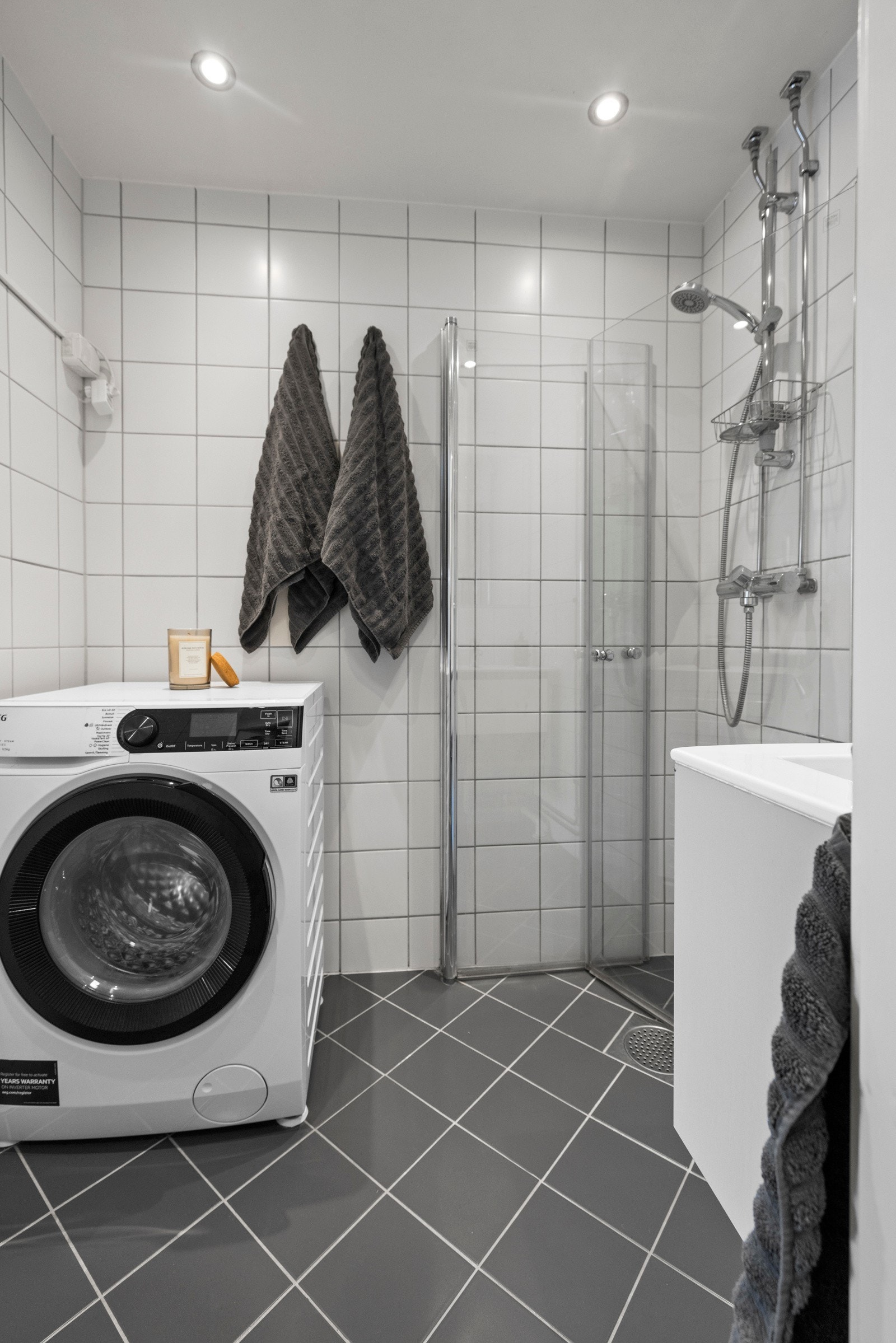 Opplegg til vaskemaskin på badet. Galleribilde