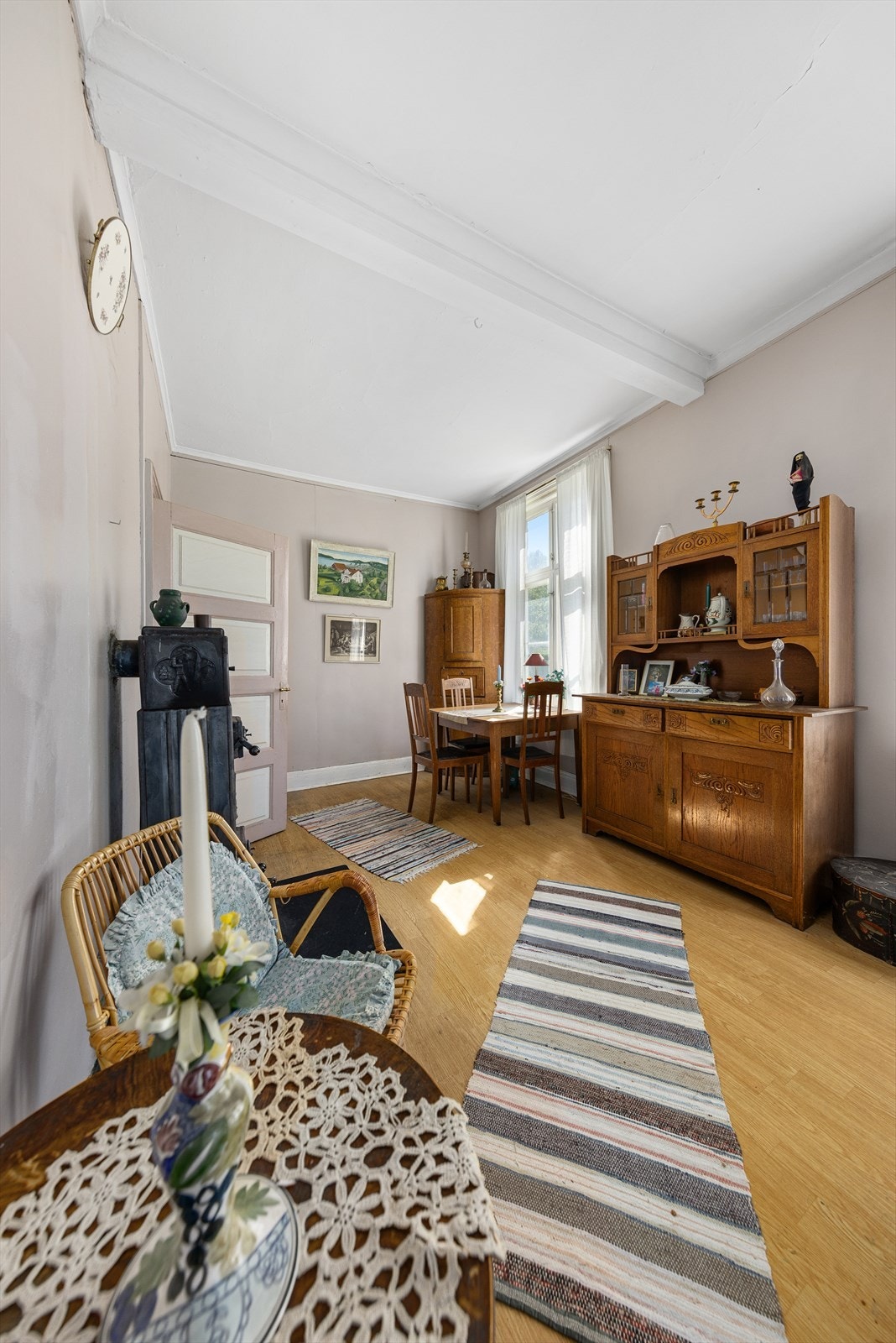 Den andre stuen på hovedplan. Galleribilde