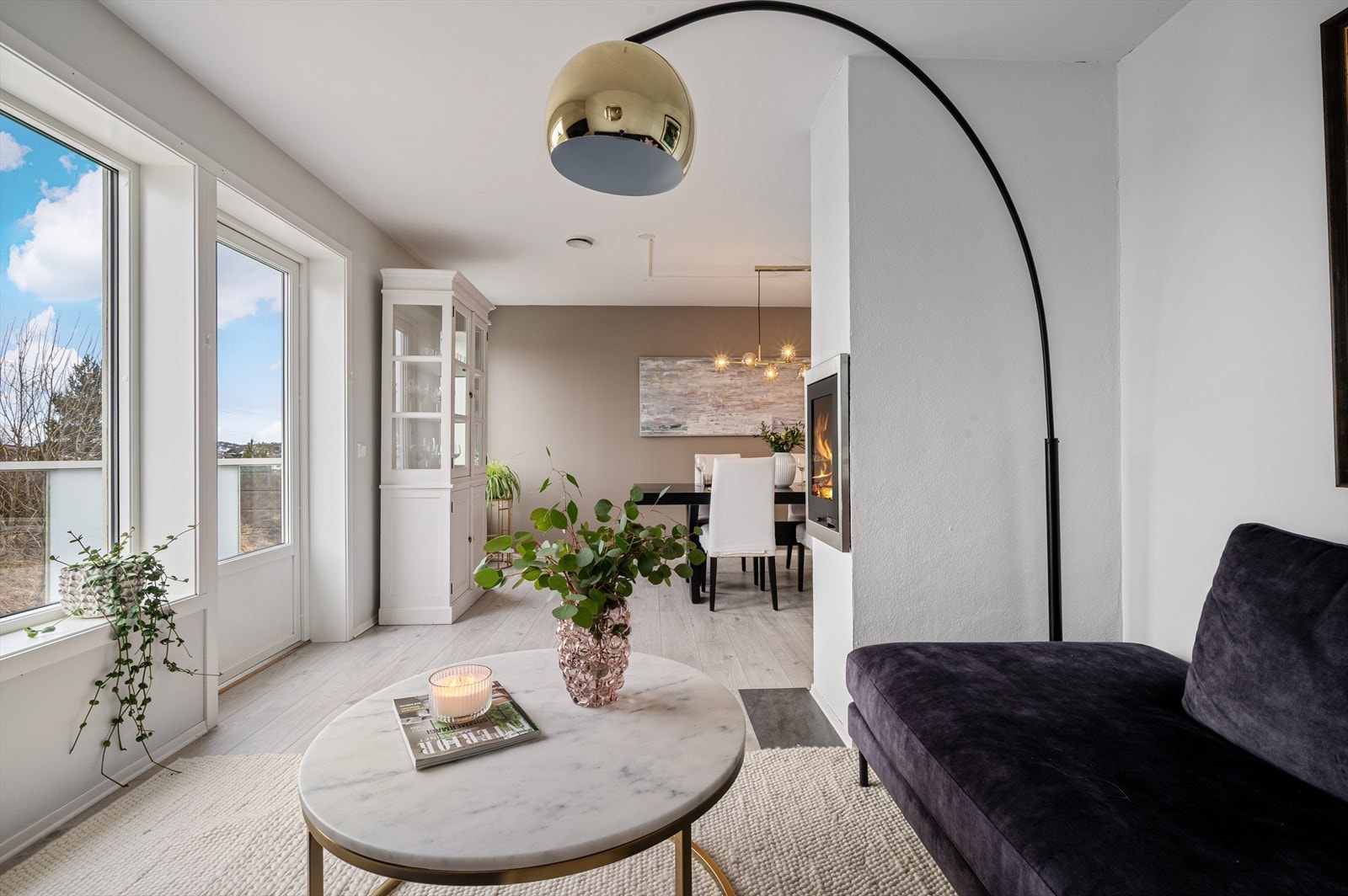 - De generøse vindusflatene sørger for rikelig med verdifullt lysinnslipp og en luftigere romfølelse - Galleribilde