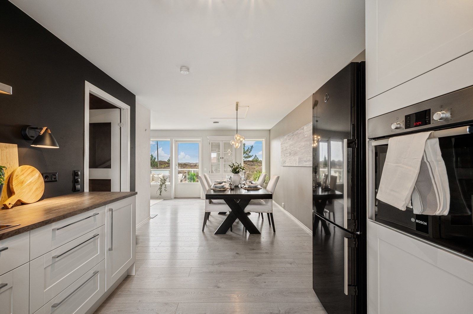 - Merk listefri overgang mellom vegger og tak som sørger for et sømløst og moderne uttrykk - Galleribilde