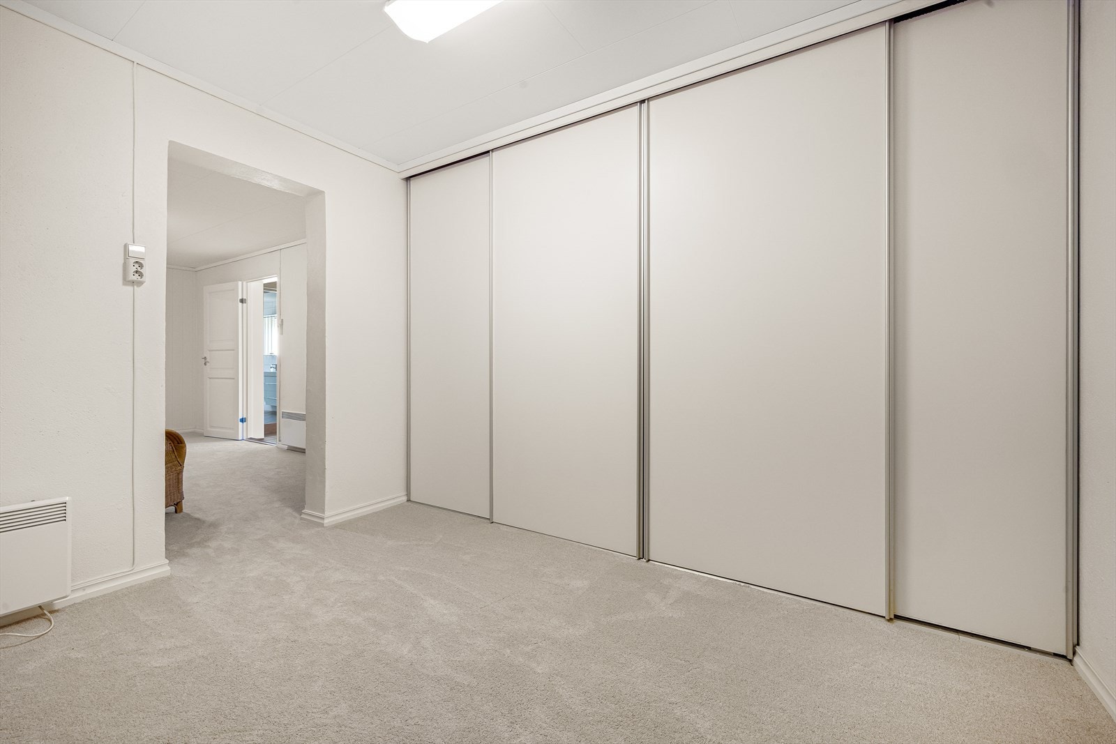 Rommet er registrert som "ikke utgravd" i henhold til originale byggetegninger. Innredning av rommet er ikke bruksendret/omsøkt hos kommunen Galleribilde