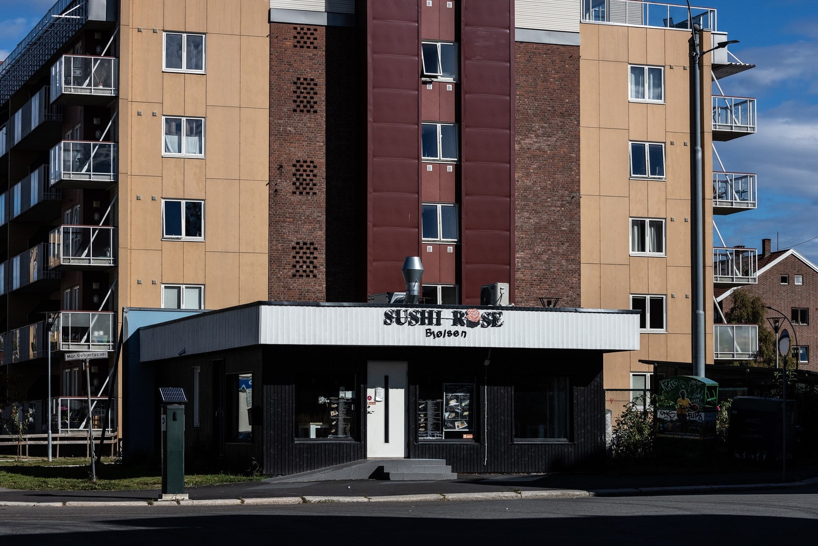 Sushi Rose Bjølsen har et bredt utvalg god sushi og er åpent fra 14-21 alle dager. Galleribilde