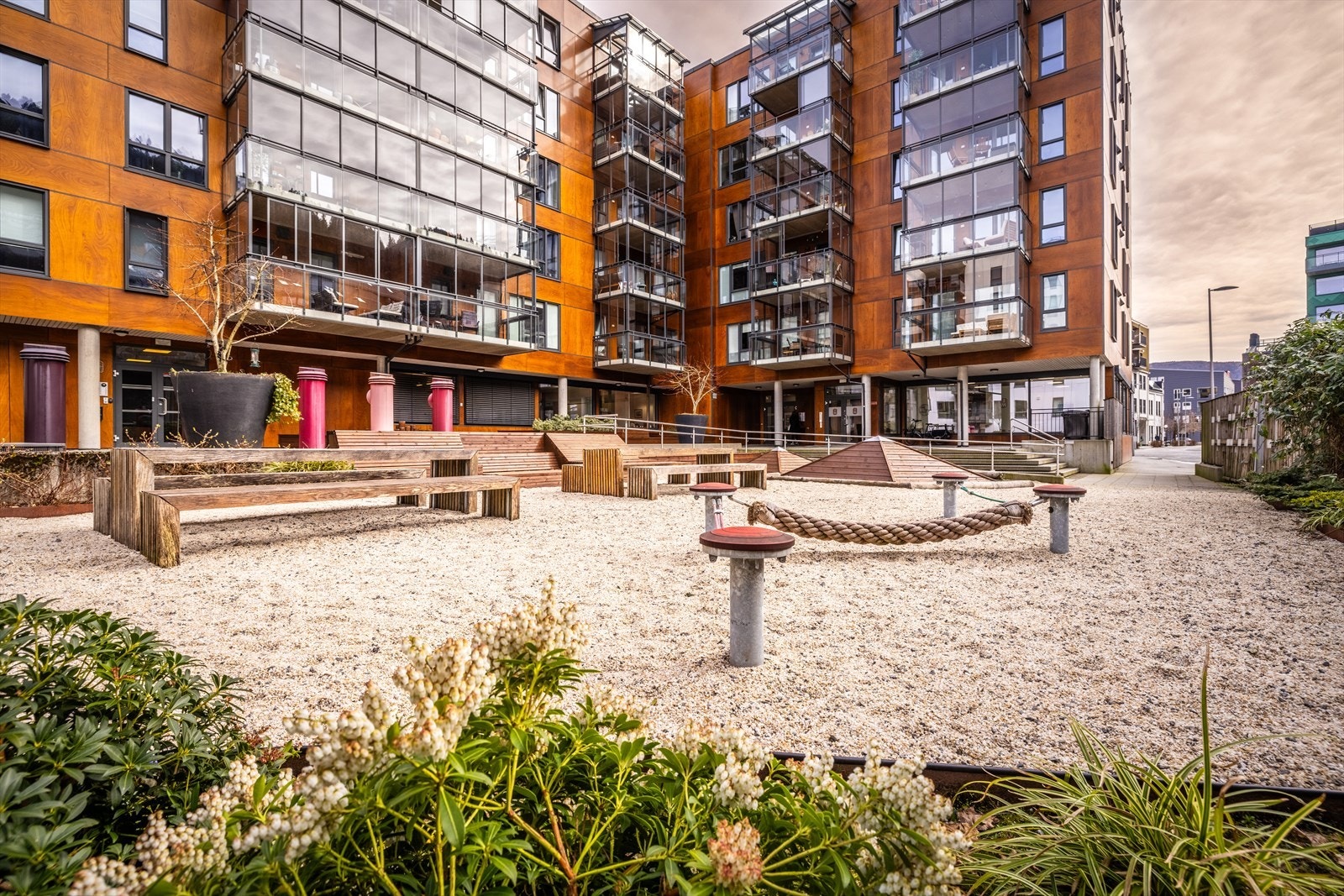 Leilighetskomplekset ble oppført i 2014 og har moderne fasiliteter som heis og felles sykkelparkering. Galleribilde