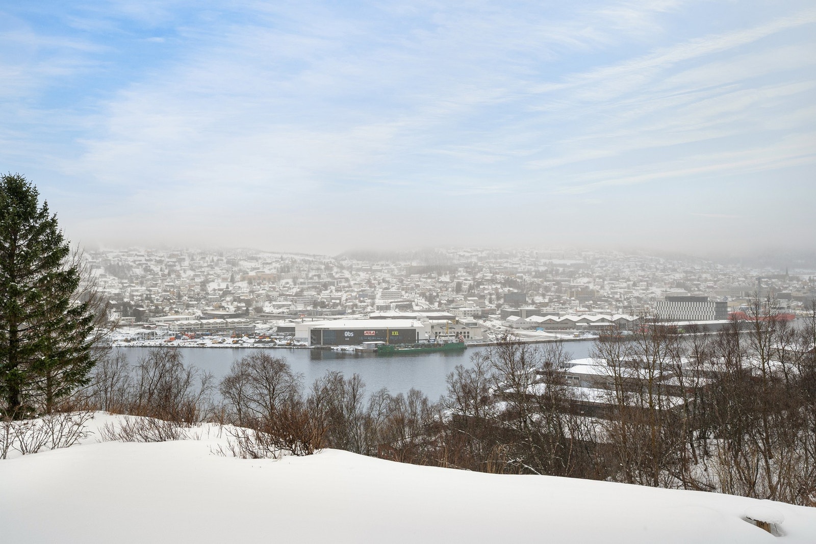 Innholdsrik rekkehus beliggende på Gangsås i et attraktivt boligområde med fin utsikt mot byen Galleribilde