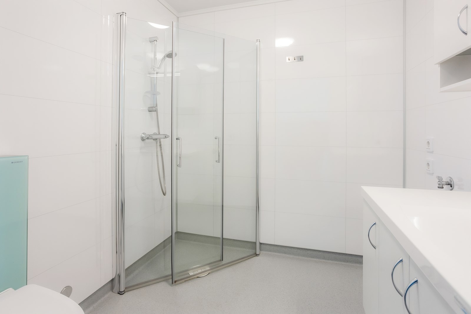 Bad med opplegg til oppvaskmaskin Galleribilde