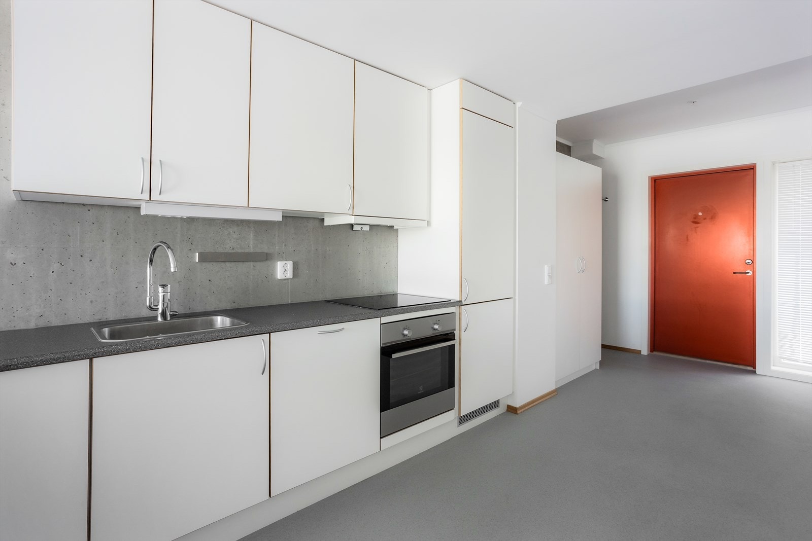 Kjøkkenet har integrerte hvitevarer Galleribilde