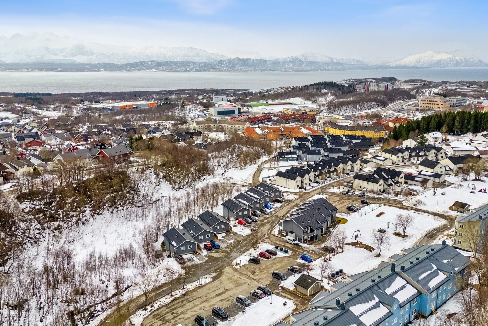 Boligen befinner seg i et trafikkstille og rolig boområde. Galleribilde