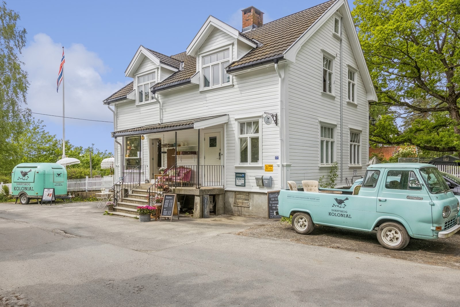 Svartskog kolonial ligger i gangavstand. Galleribilde