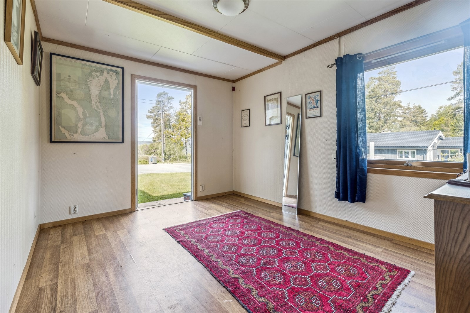 Kontorfløyen var var tidligere en garasje. Galleribilde