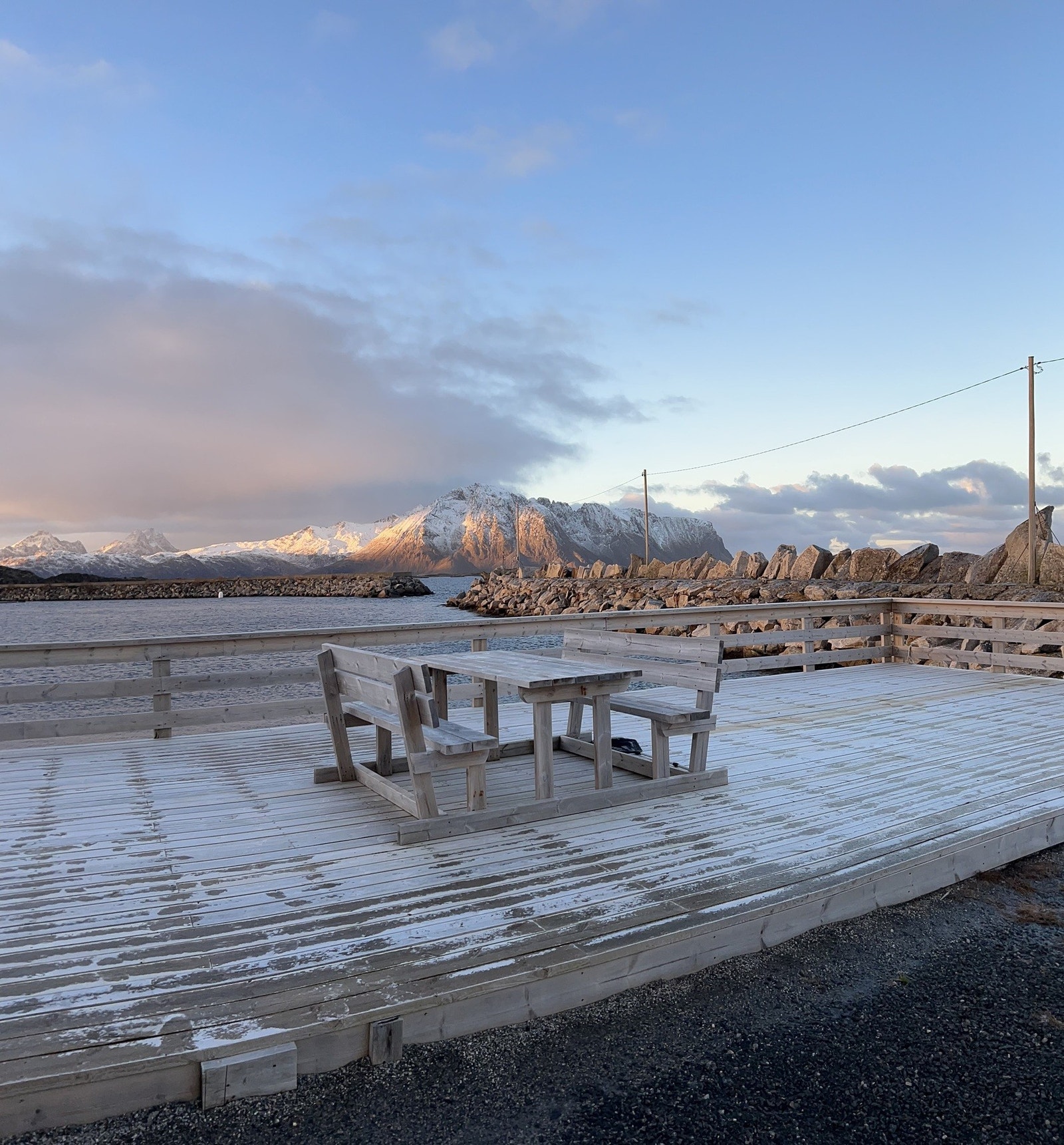 Selgers bilde av fellesareal. Flott uteareal man kan trekke seg til på godværsdager. Galleribilde