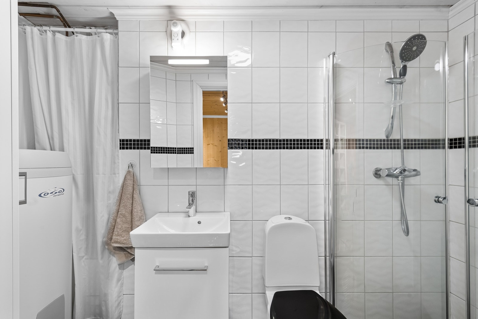 Bad | Underetasjen Galleribilde