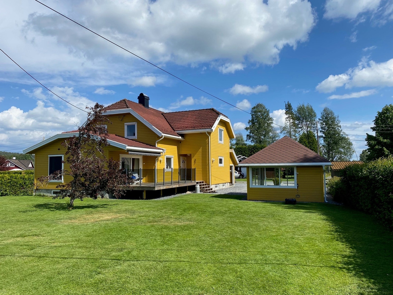 Krogsveen v/ Emilio de Paoli Dunne | Kaiesletta 13 (dukkehuset er flyttet i etterkant). Galleribilde