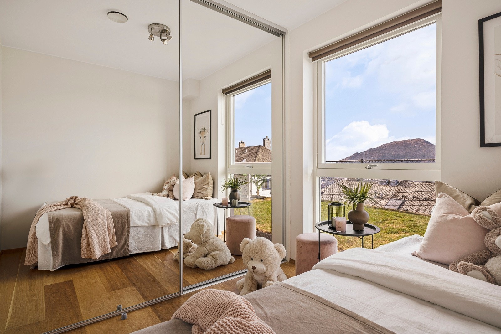 - Rommet passer fint som både soverom, gjesterom eller hva man skulle ønske å bruke det til - Galleribilde