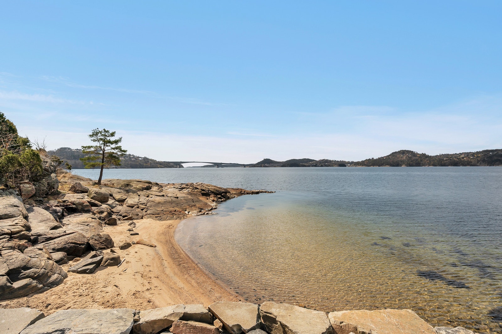 Fantastisk badestrand like i nærheten av tomtene Galleribilde