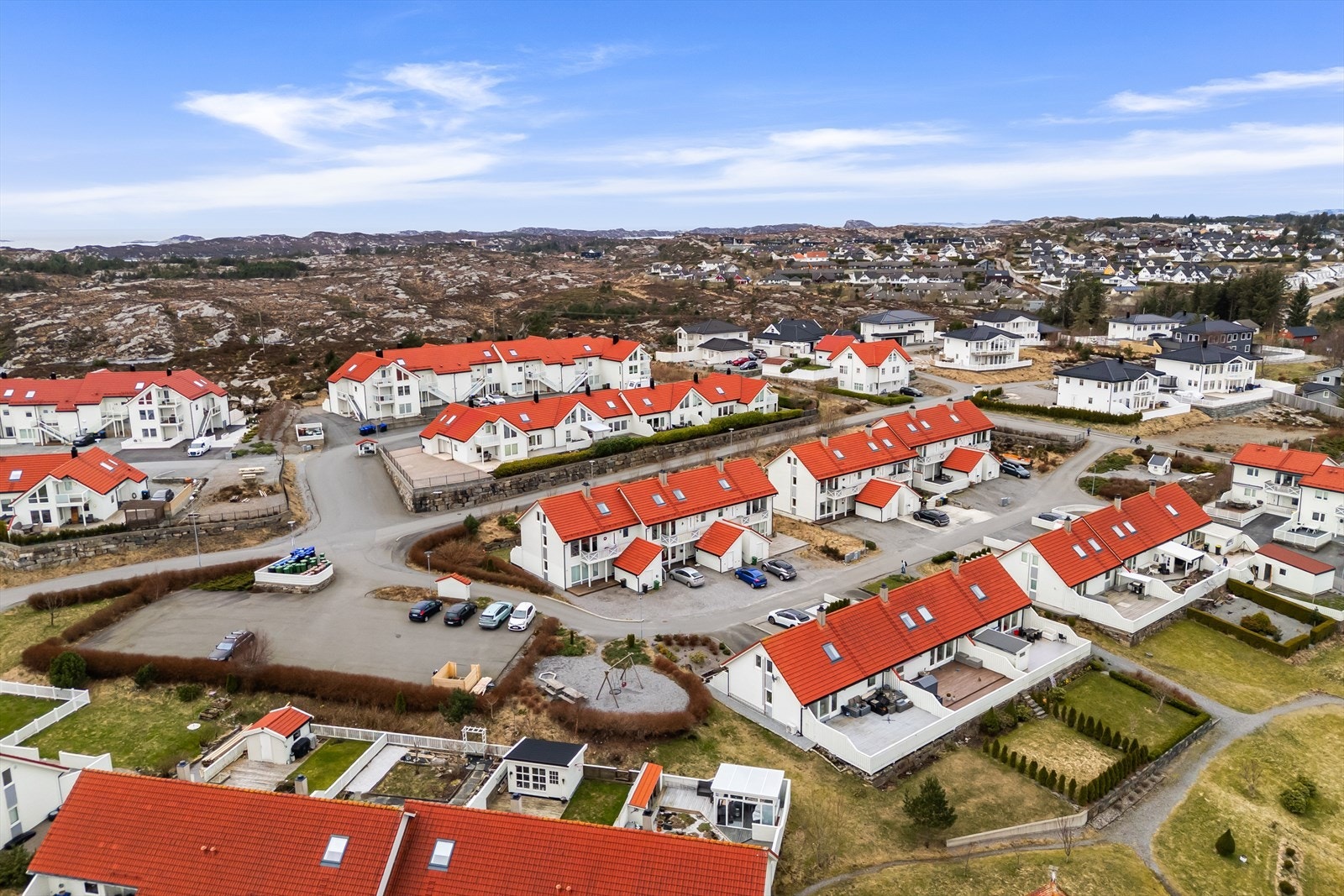 Leiligheten har en sentral beliggenhet på Ågotnes i et populært og barnevennlig nabolag Galleribilde