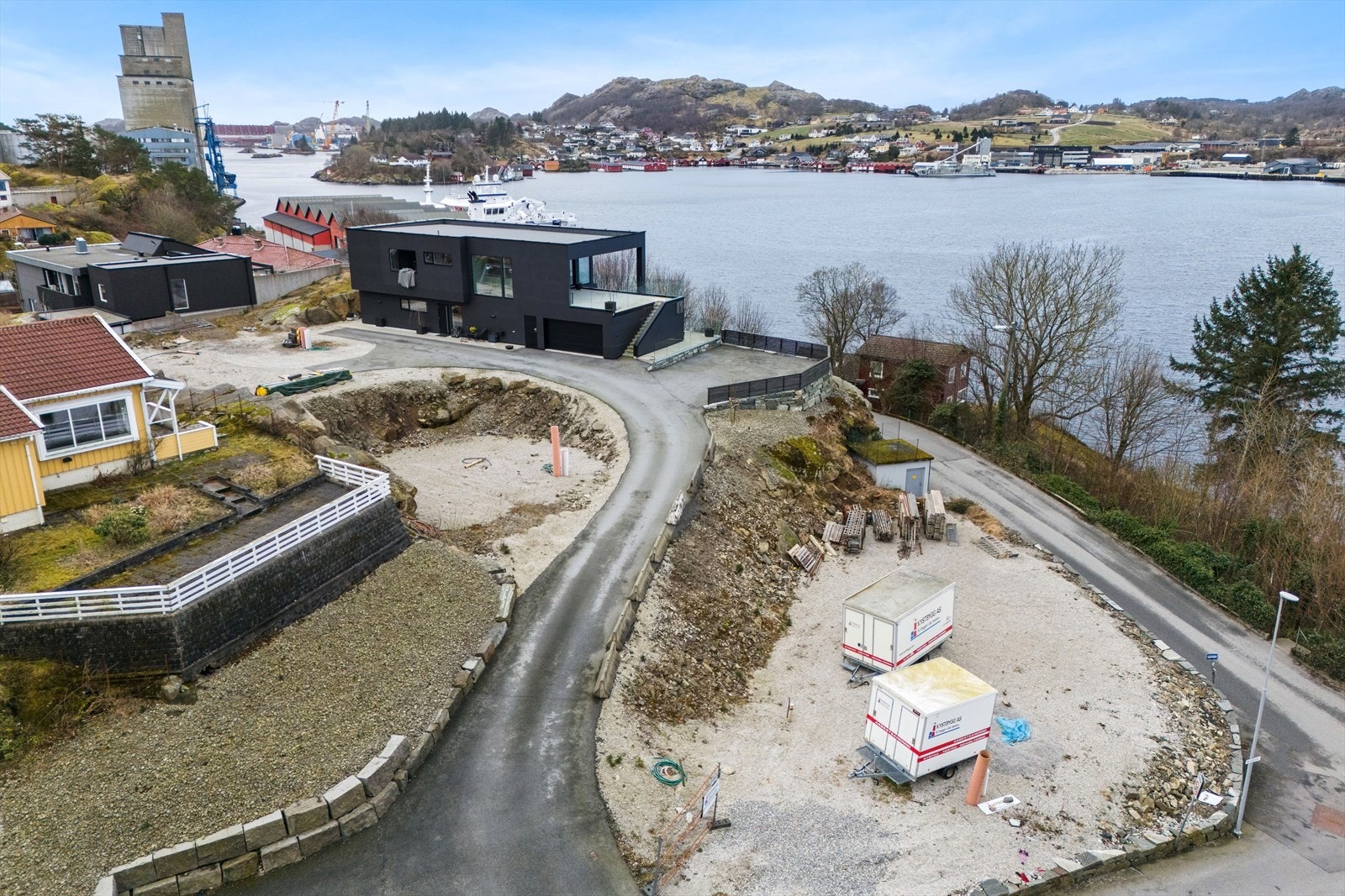 Infrastruktur er allerede på plass og tomten er så og si byggeklar. Galleribilde