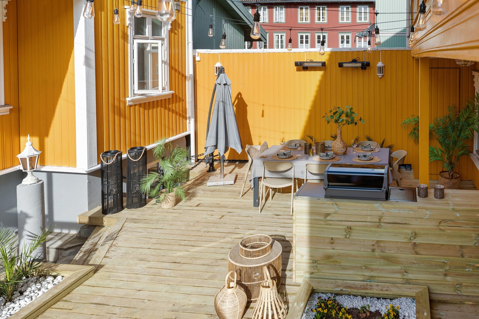 Skjermet og idyllisk gårdsrom til glede for beboerne. Det er kun 8 seksjoner i sameiet. Galleribilde