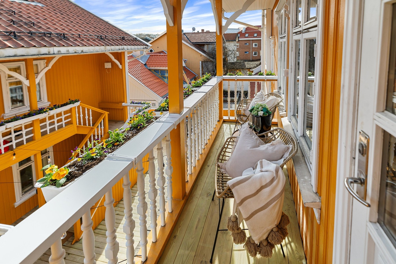 Nydelig småhus fra 1892, restaurert i 1994 - denne leiligheten må oppleves! Galleribilde