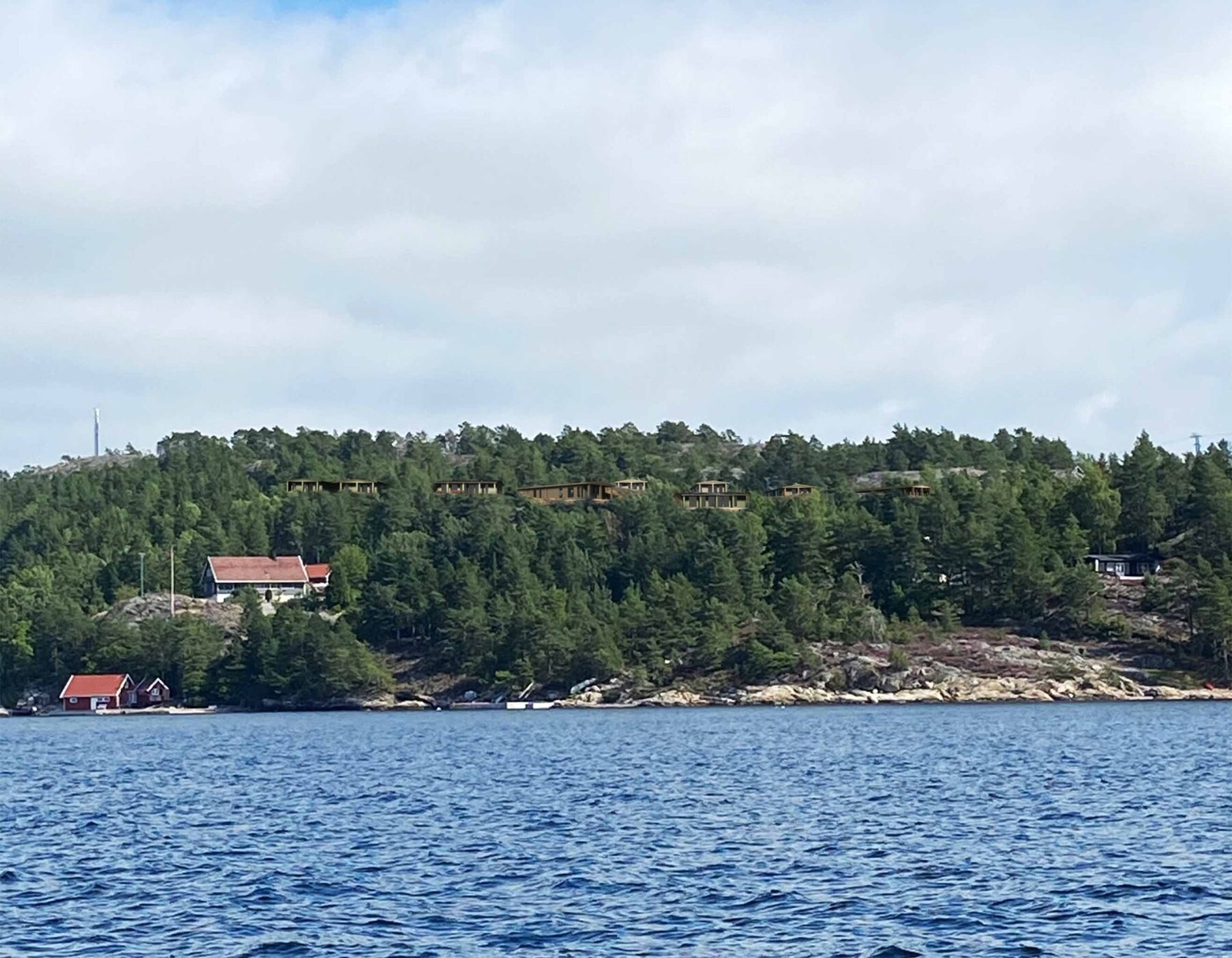 Hyttene illustrert, sett fra sjøen Galleribilde