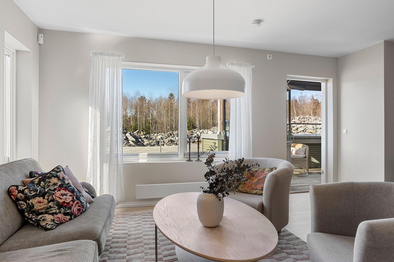 Elektrisk solskjerming (screens på stuevinduet) Galleribilde