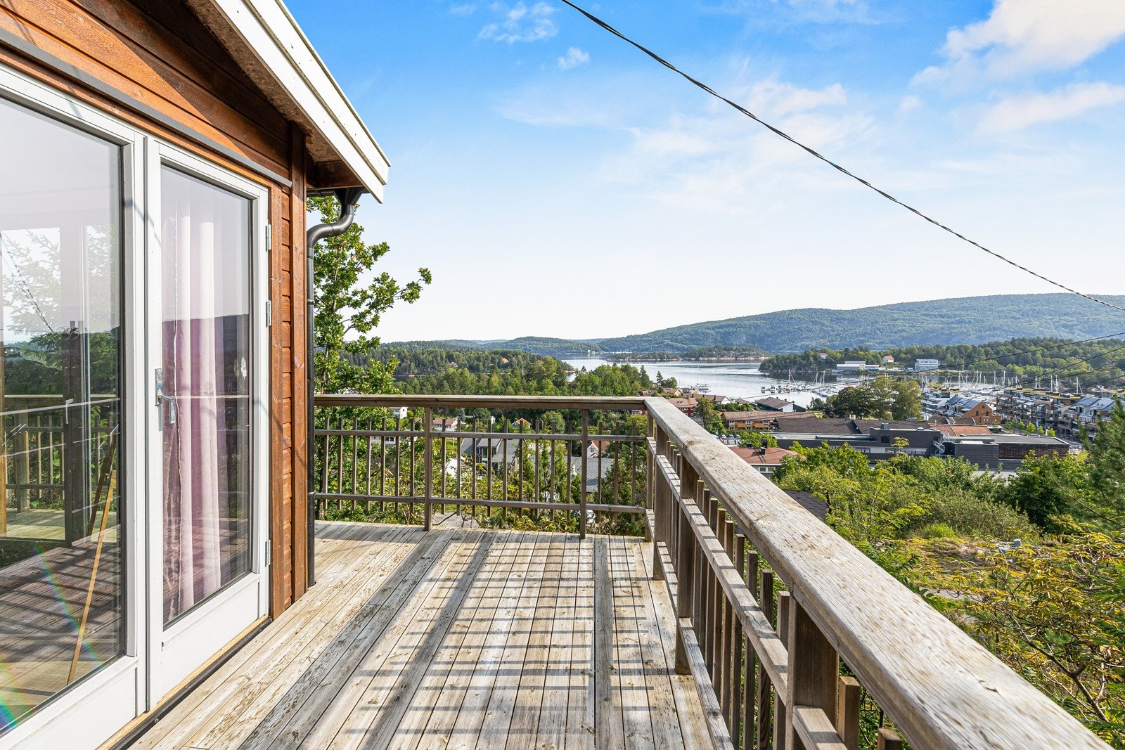Terrasse utenfor annekset på 20 kvm. Galleribilde