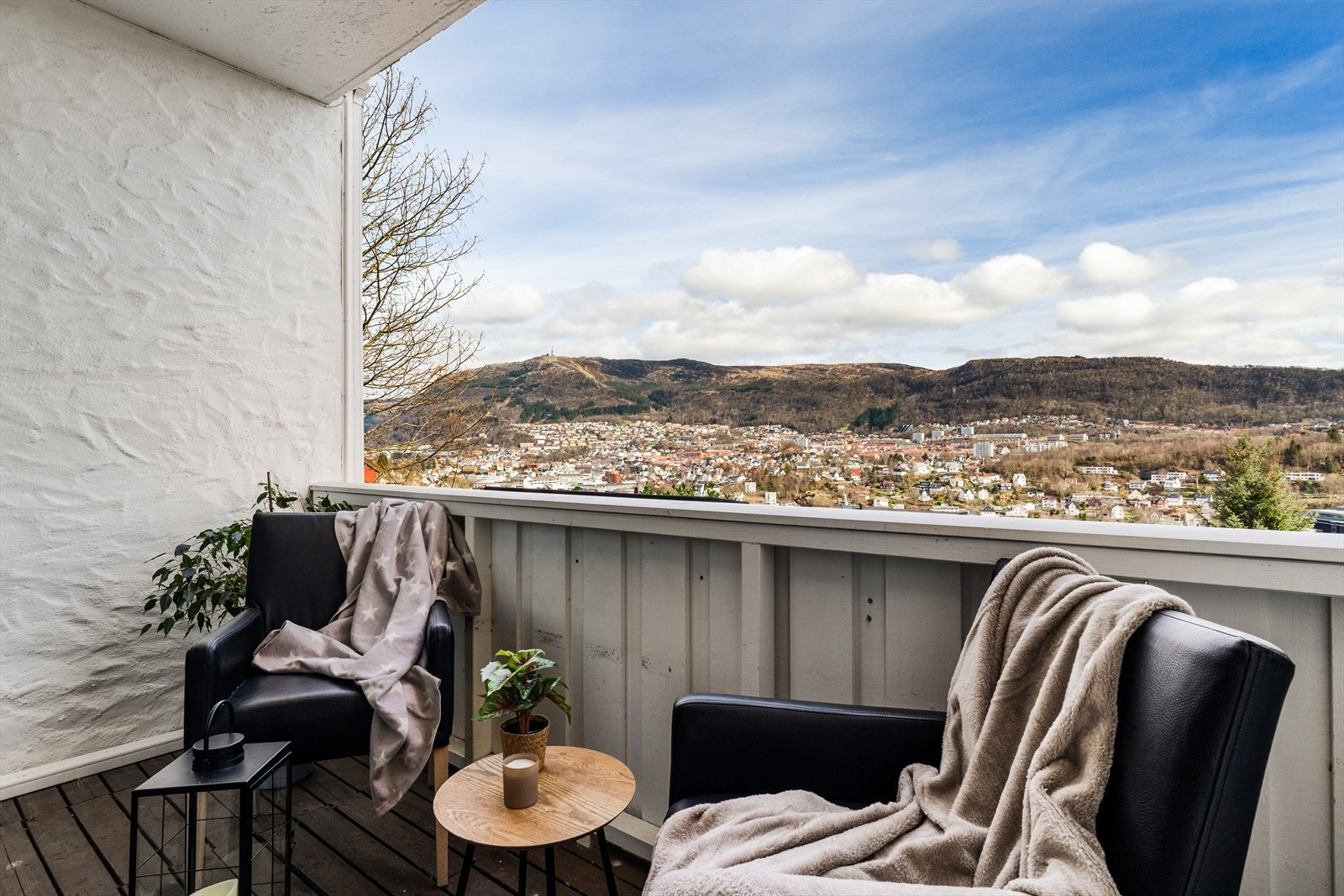 Upåklagelig utsikt fra altan utover Bergensdalen! Galleribilde