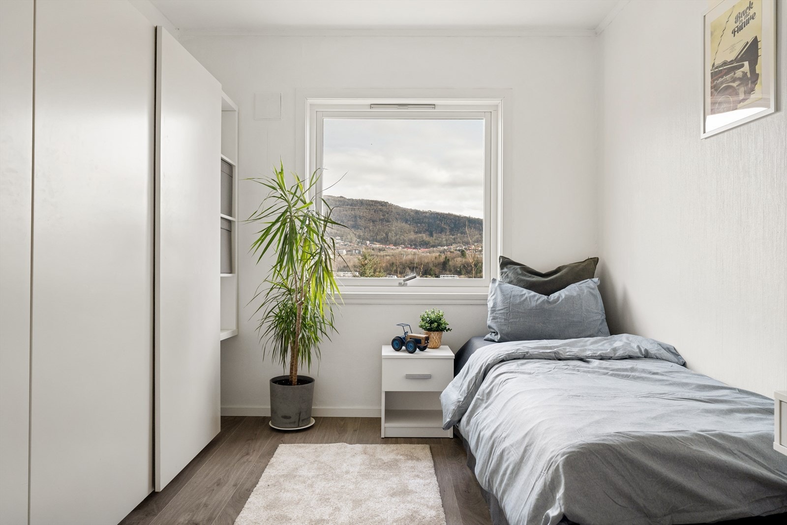 Soverom 2 er et perfekt kontor/gjesterom. Galleribilde