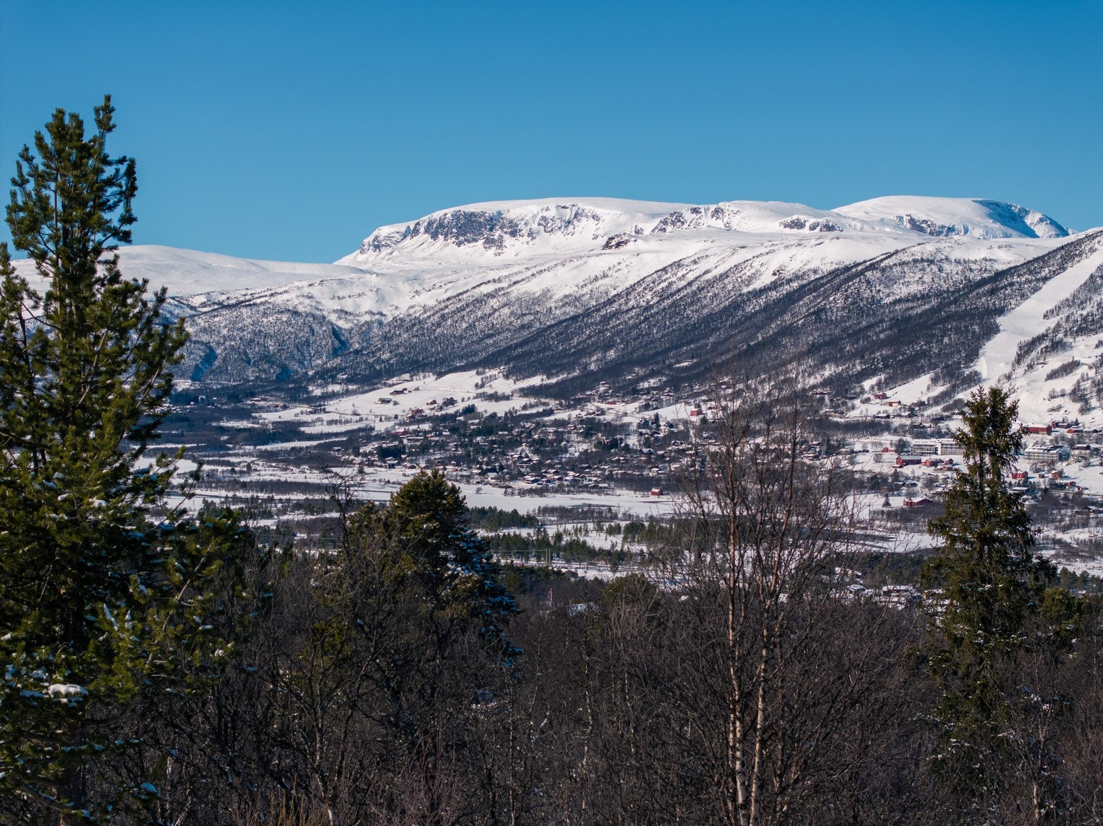 Hallingskarvet fra sin mest dramatiske og storslagne side Galleribilde