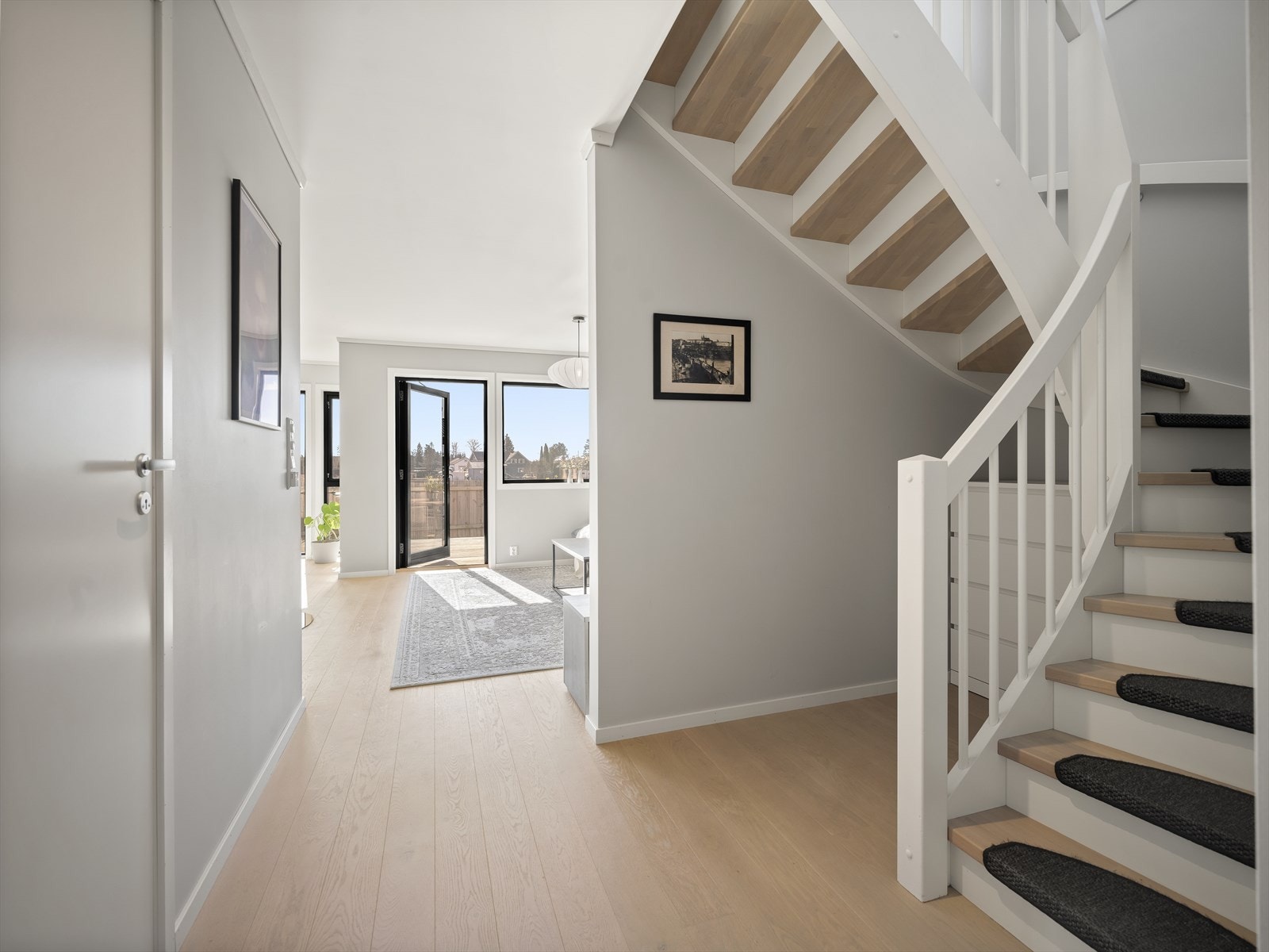 Trapperom opp til boligens 2.etasje. Galleribilde