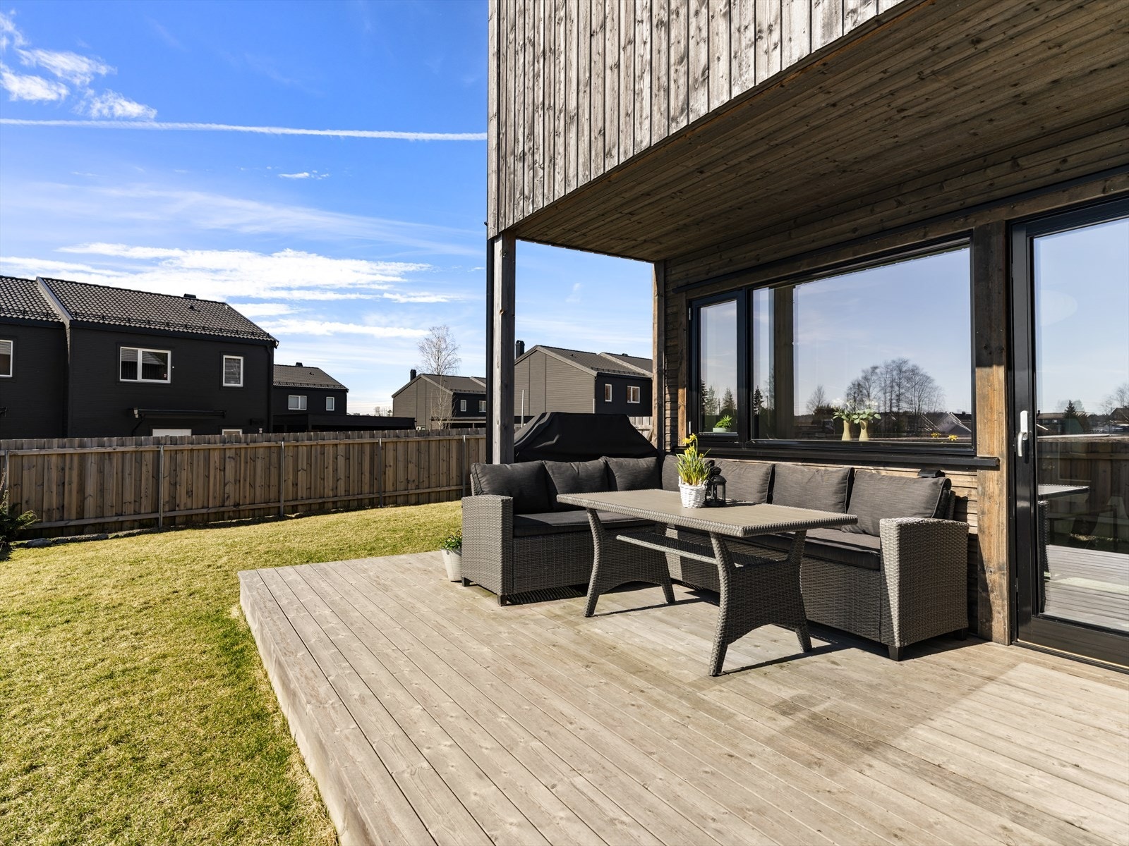 Her kan du nyte de lange sommerkveldene med grilling og hyggelig selskap. Galleribilde