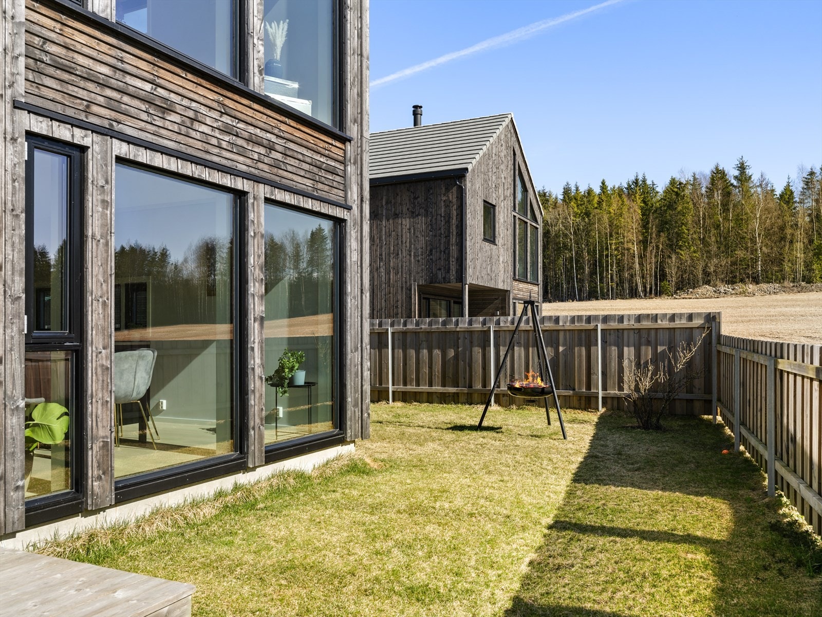 Terrassen og hagen har gode solforhold. Galleribilde