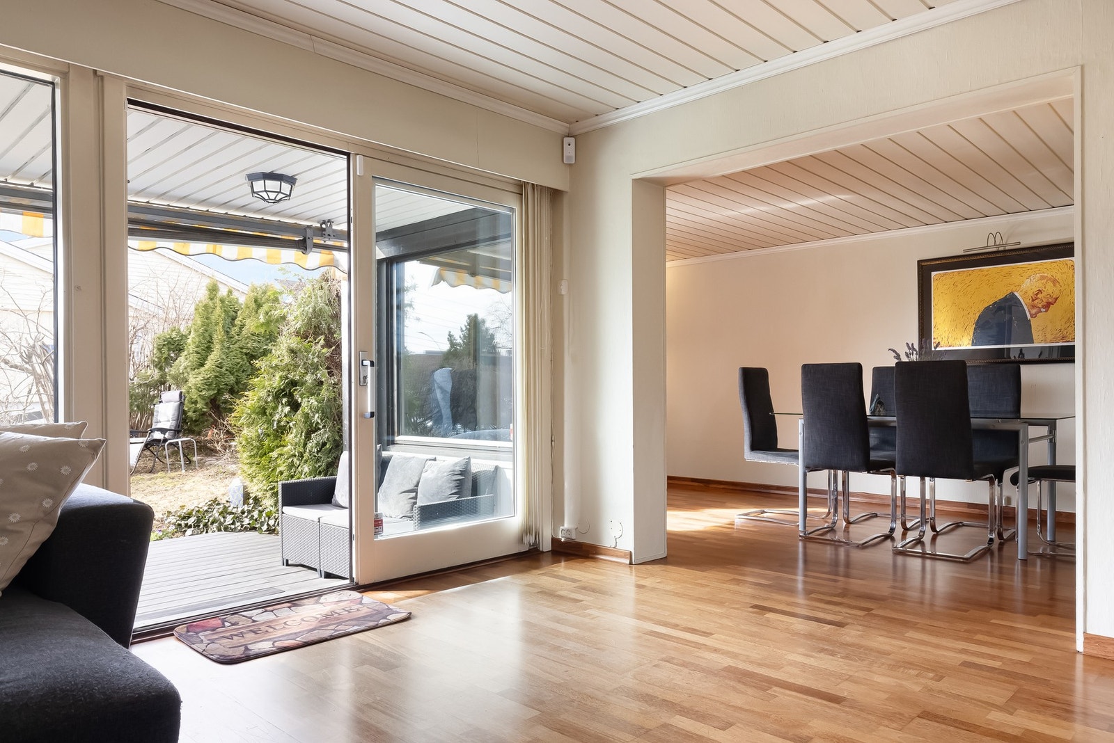 Her får du plass til en stor sofagruppe og annet ønskelig møblement. Galleribilde