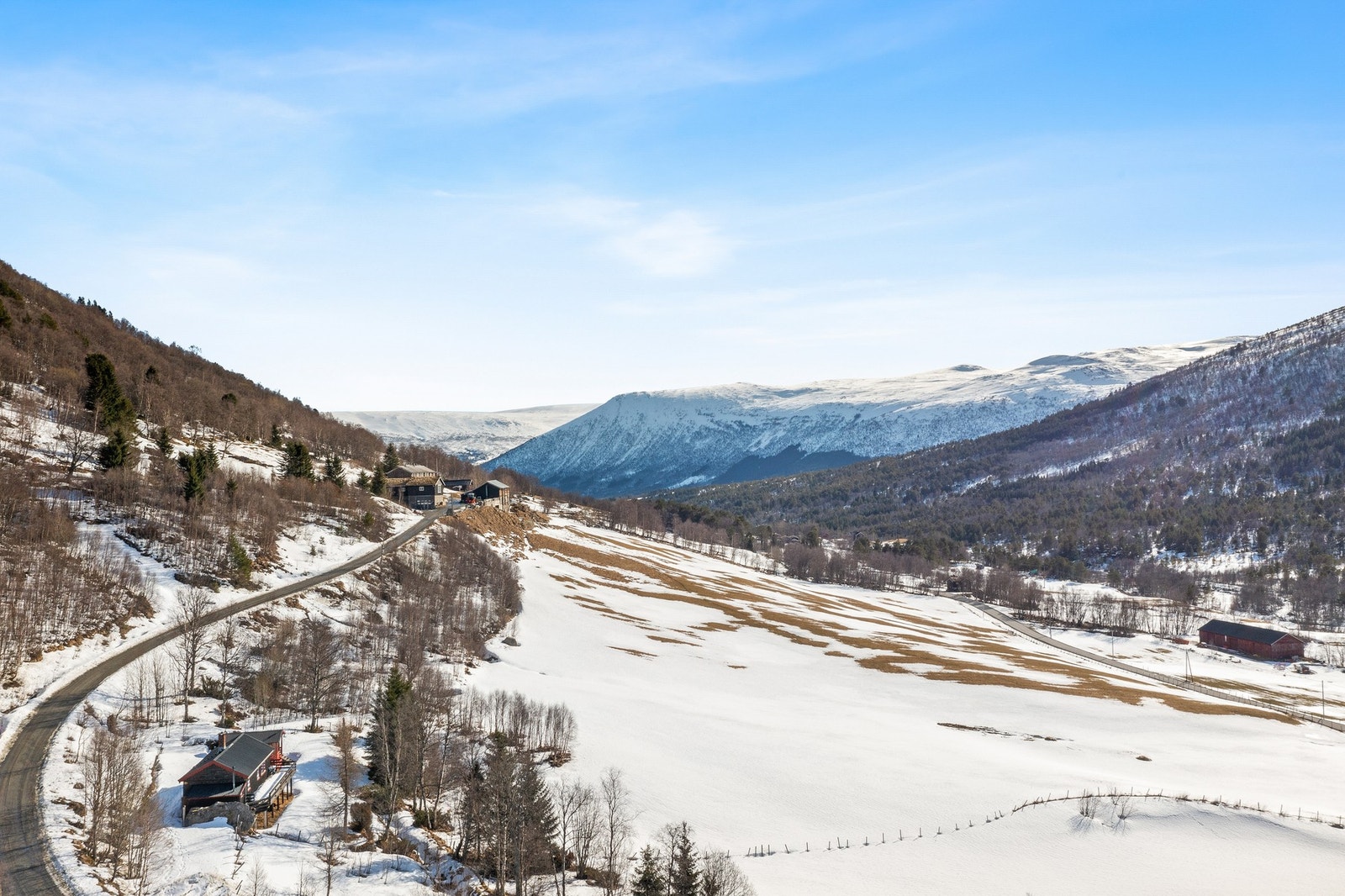 Storlidalen et perfekt utgangspunkt for fotturer og sykkelturer i storslått høyfjellsnatur. Galleribilde