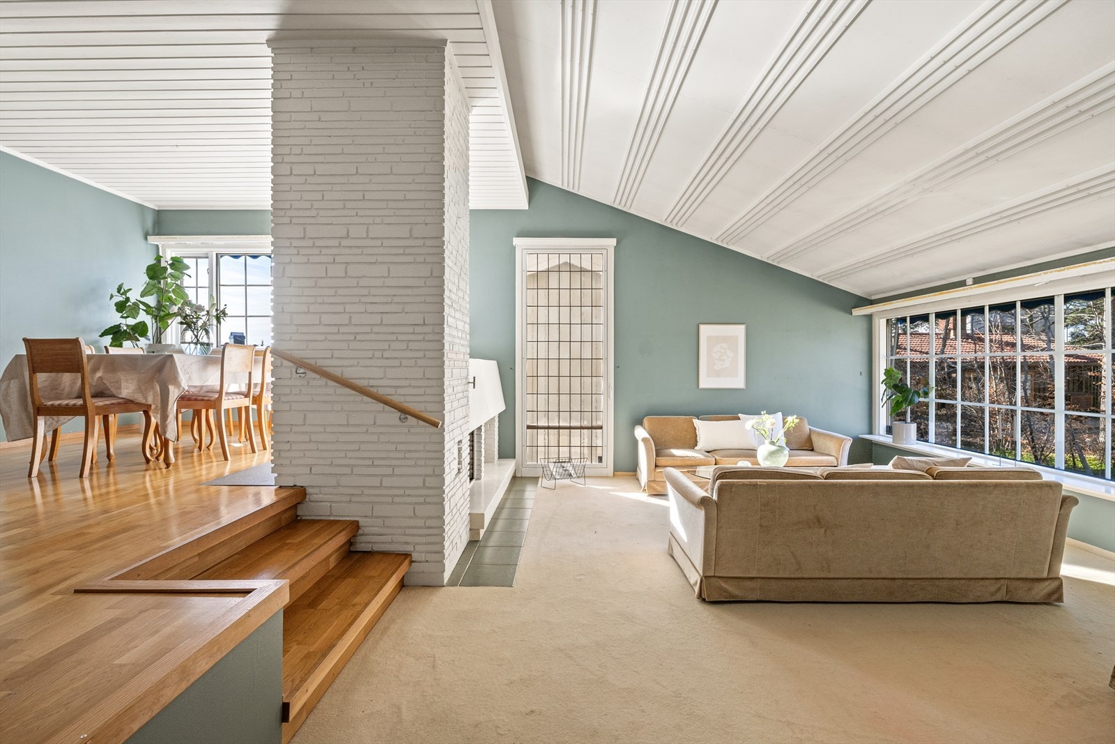 Trapp ned til stueavdeling Galleribilde