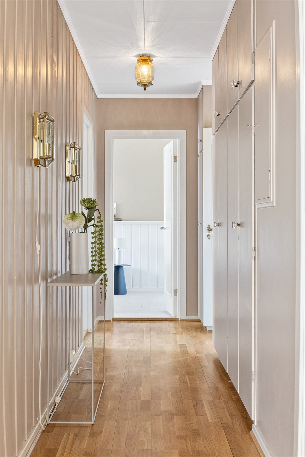 Det er godt med oppbevaringsplass i innebygde skaper Galleribilde