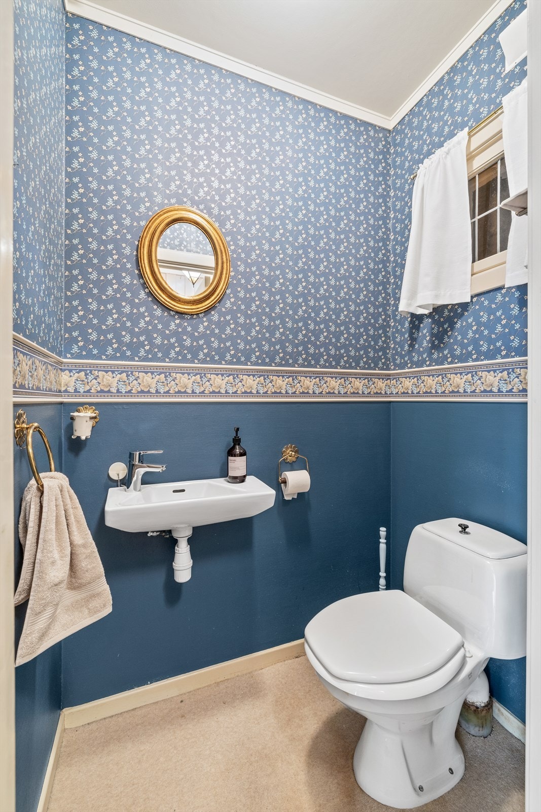 Toalettrom i tilknytning til gangen Galleribilde