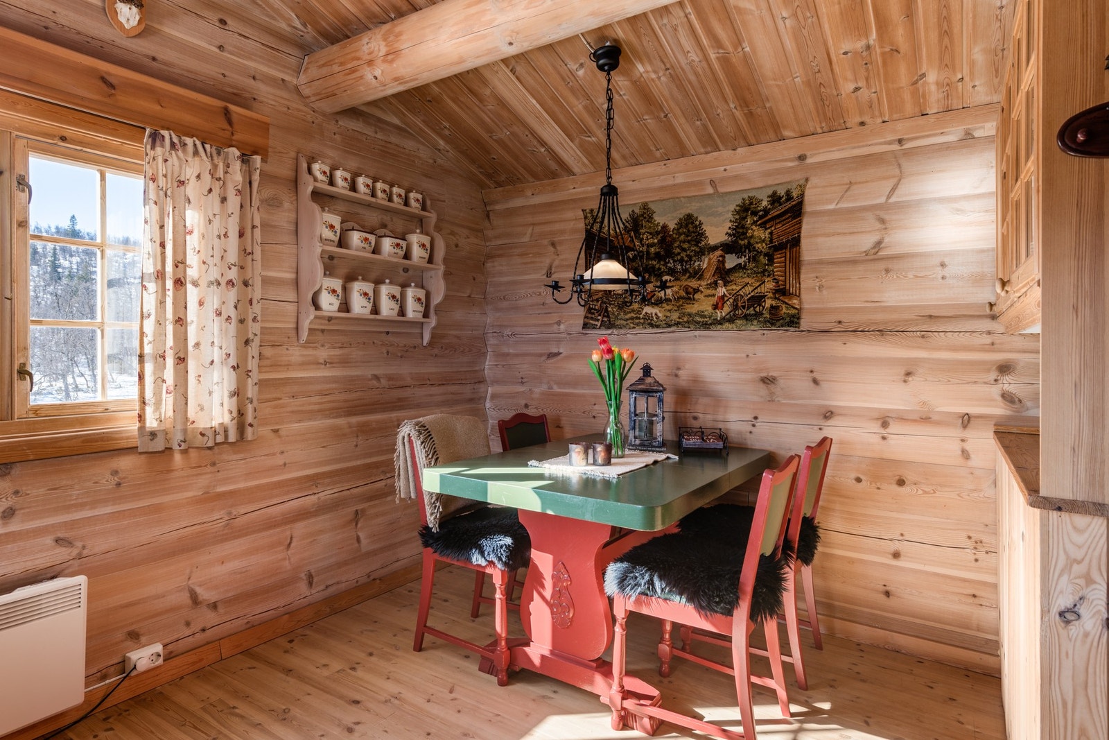 Plass til en større spisegruppe. Galleribilde