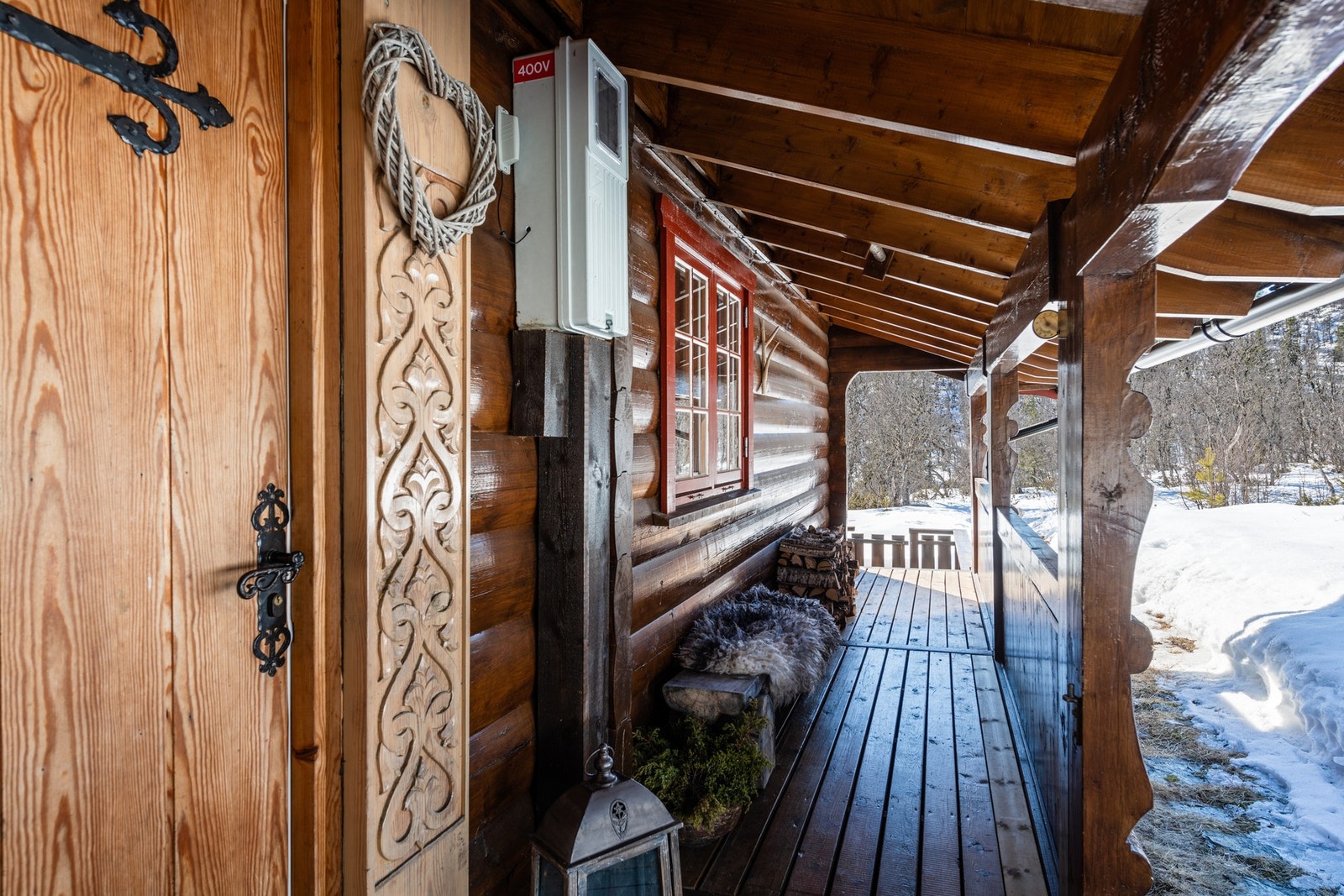 Overbygd inngangsparti. Galleribilde