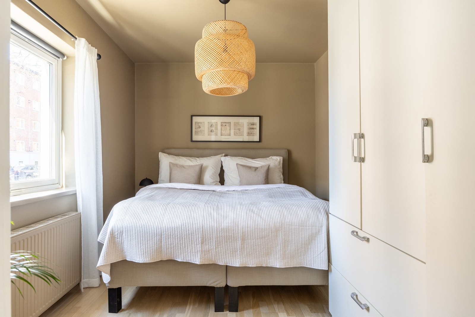 Taket på soverommet ble malt i 2024. Galleribilde