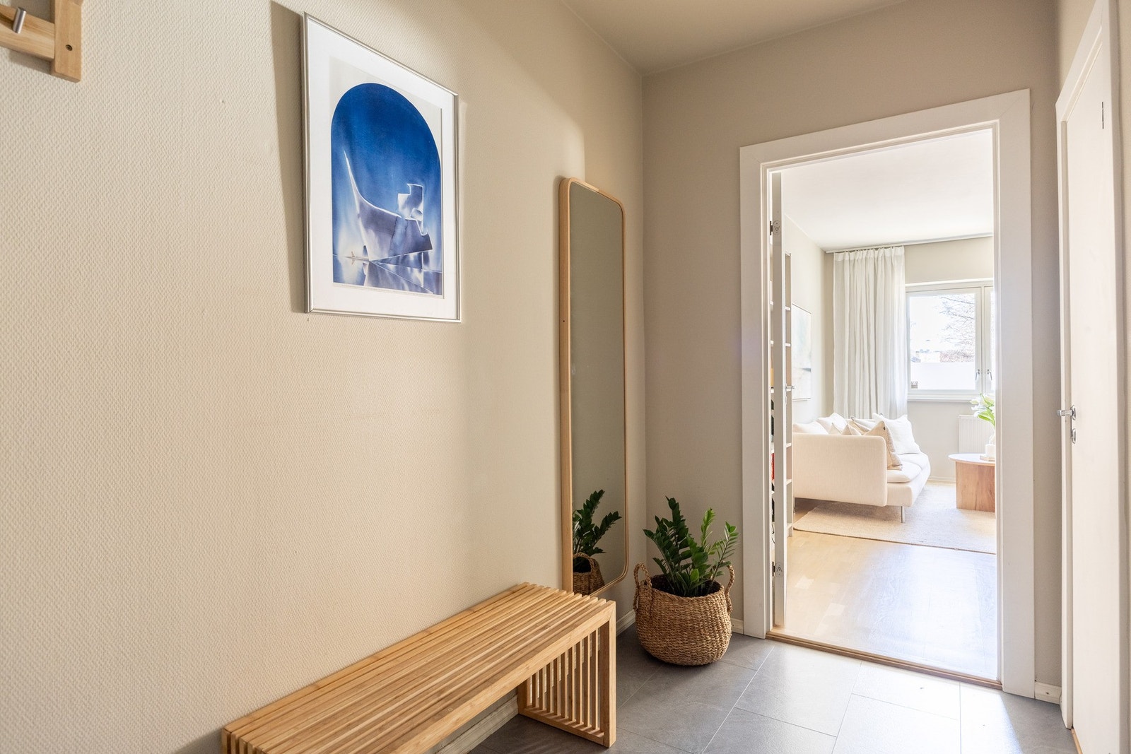 Her ble både tak og veggflater malt i 2024. Galleribilde